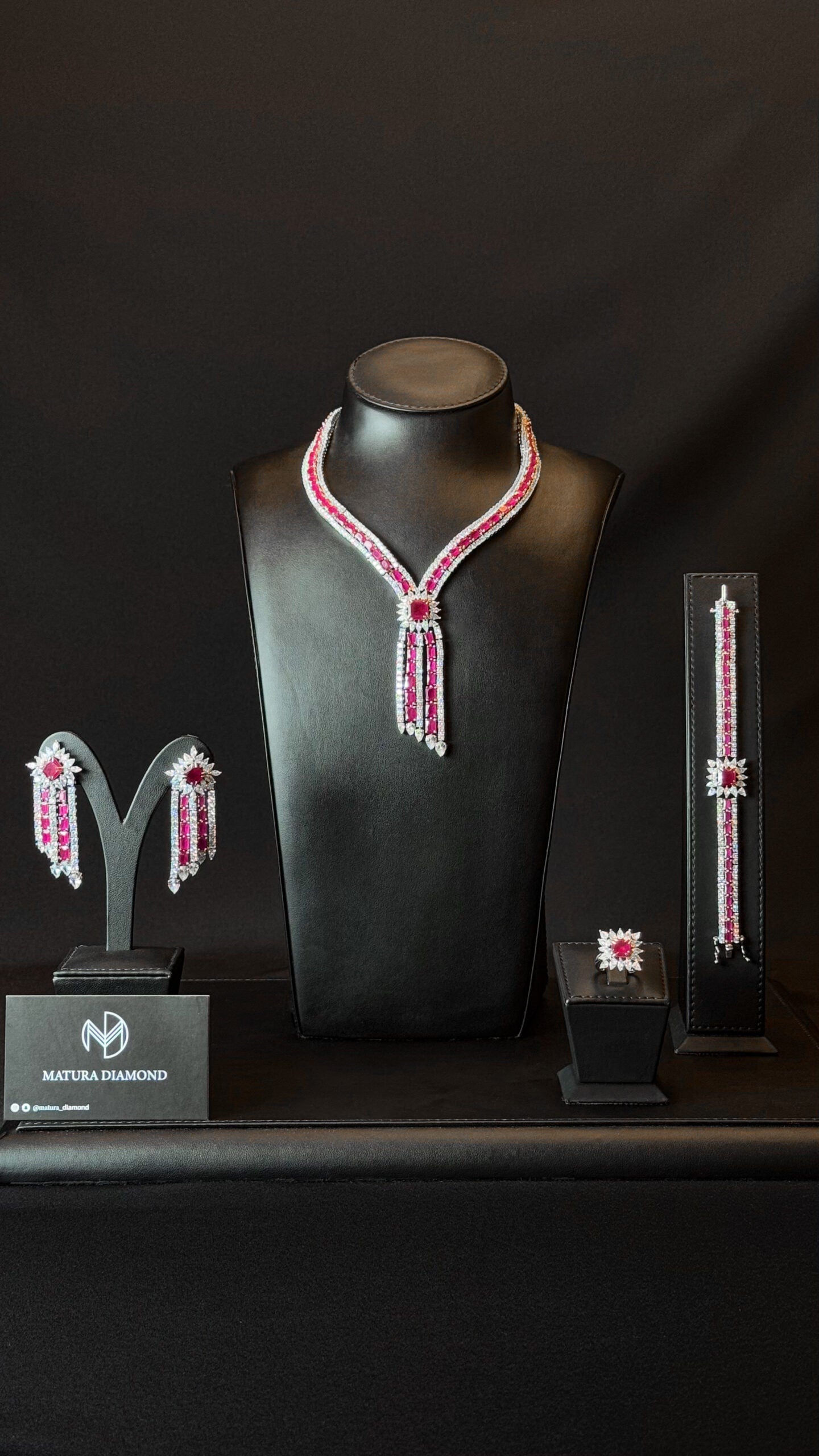 ALMONTAZH | RED