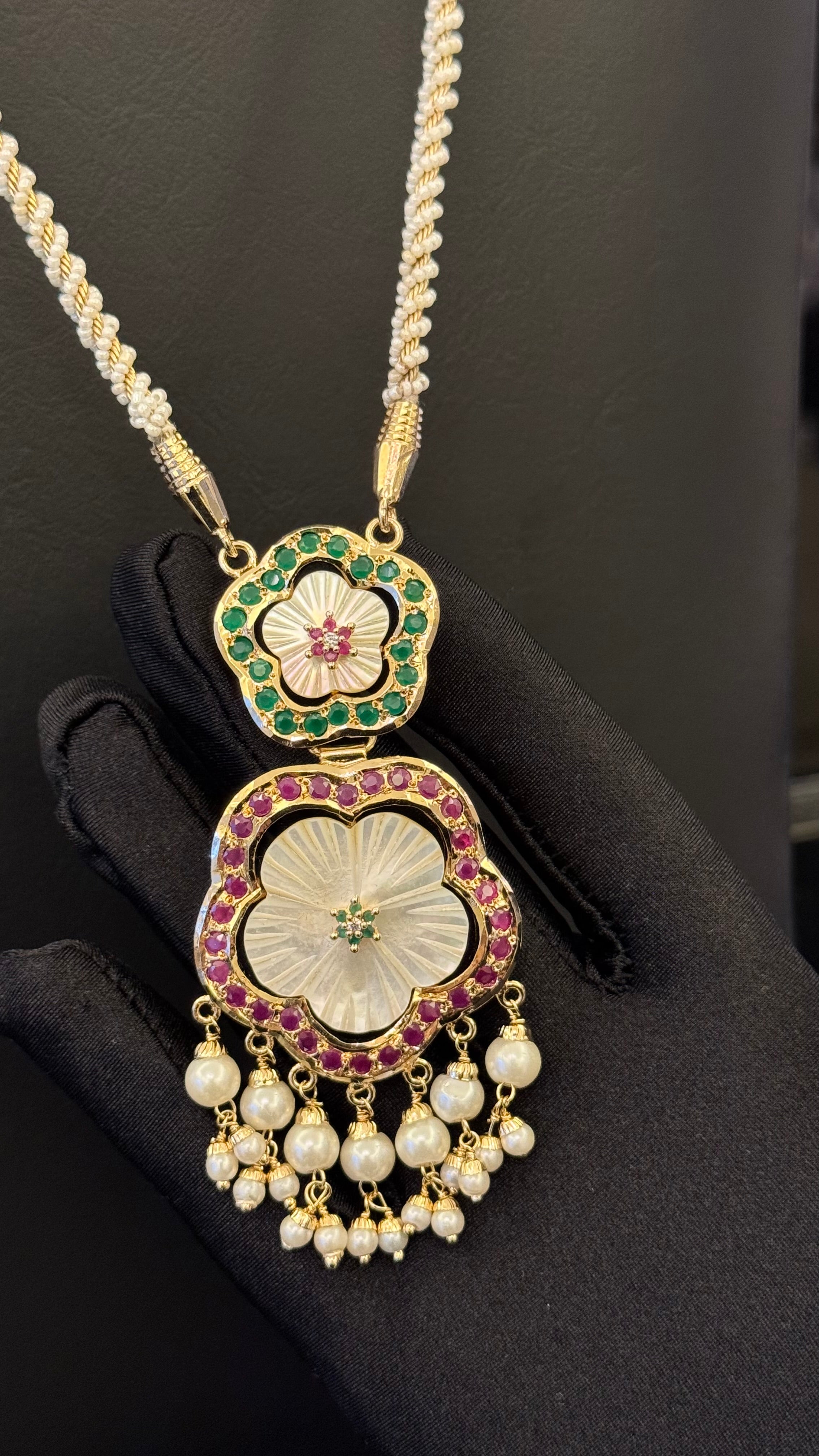 NO.032 | RED & GREEN