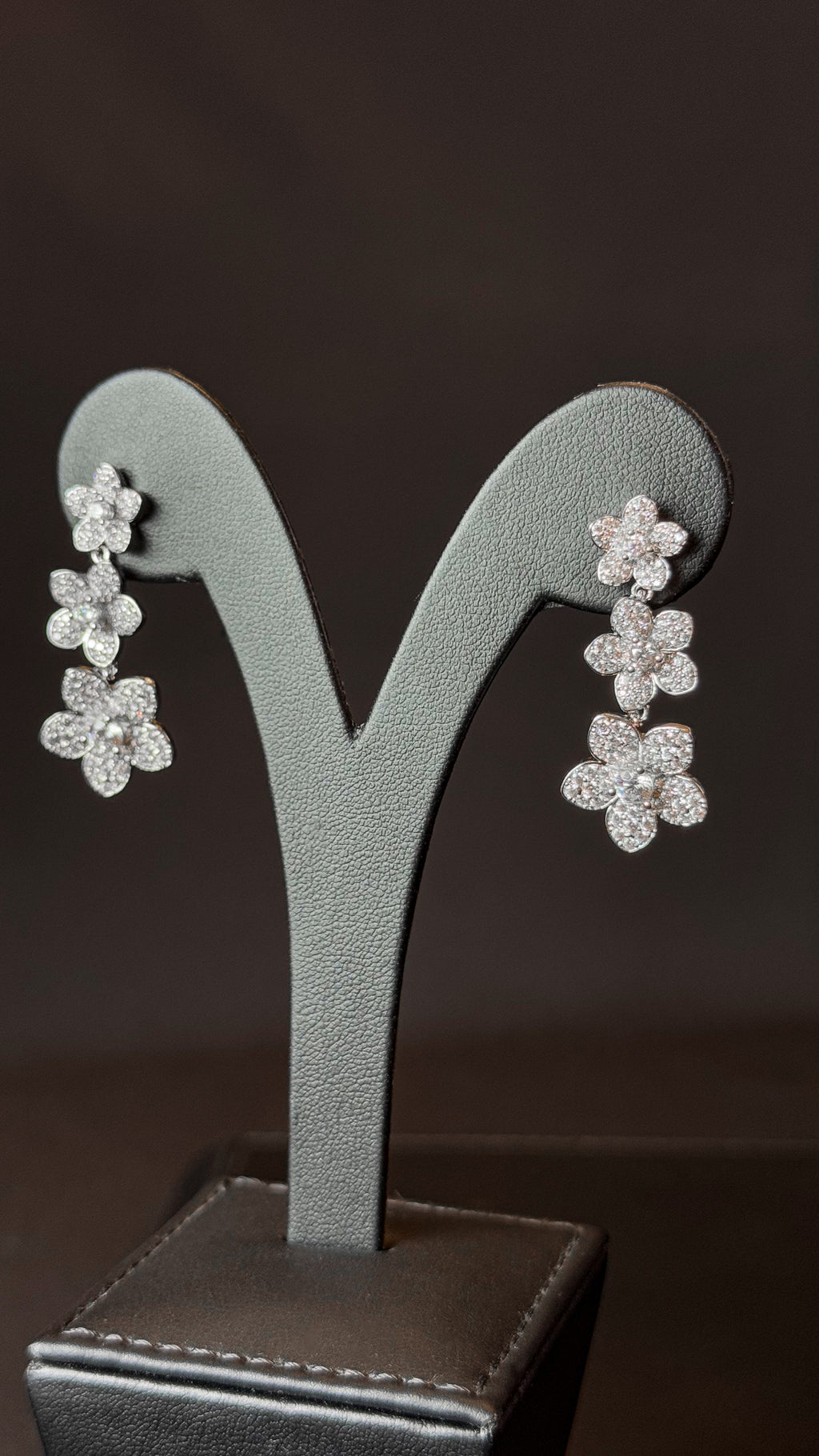 FLOWERS | WHITE