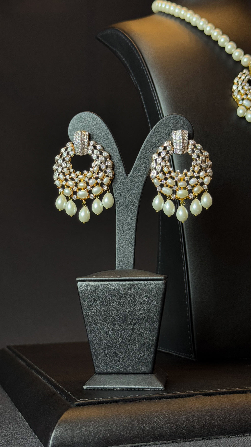 WHITE | SILVER & GOLDEN