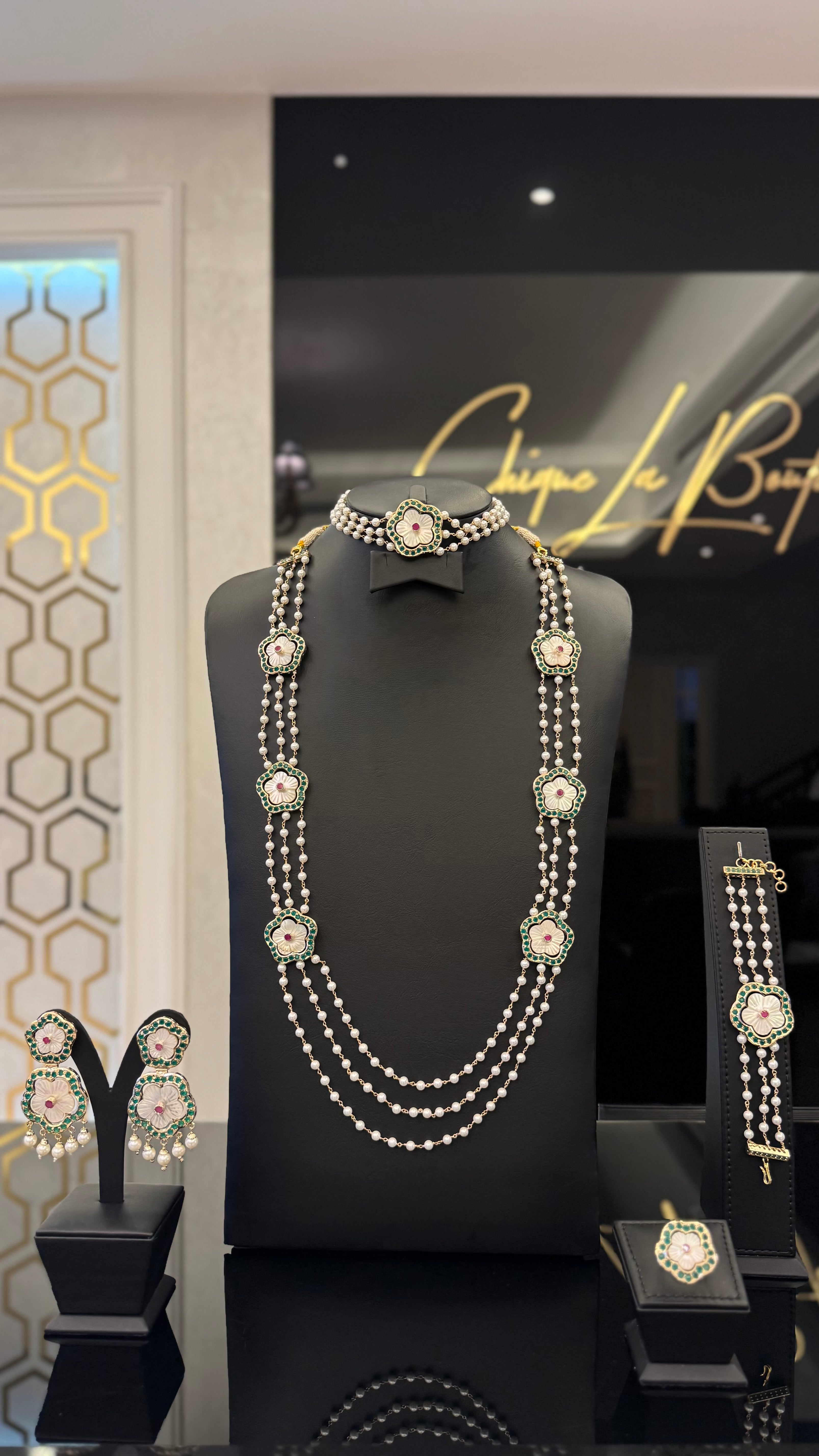 NO.030 | PEARLS & GOLDEN