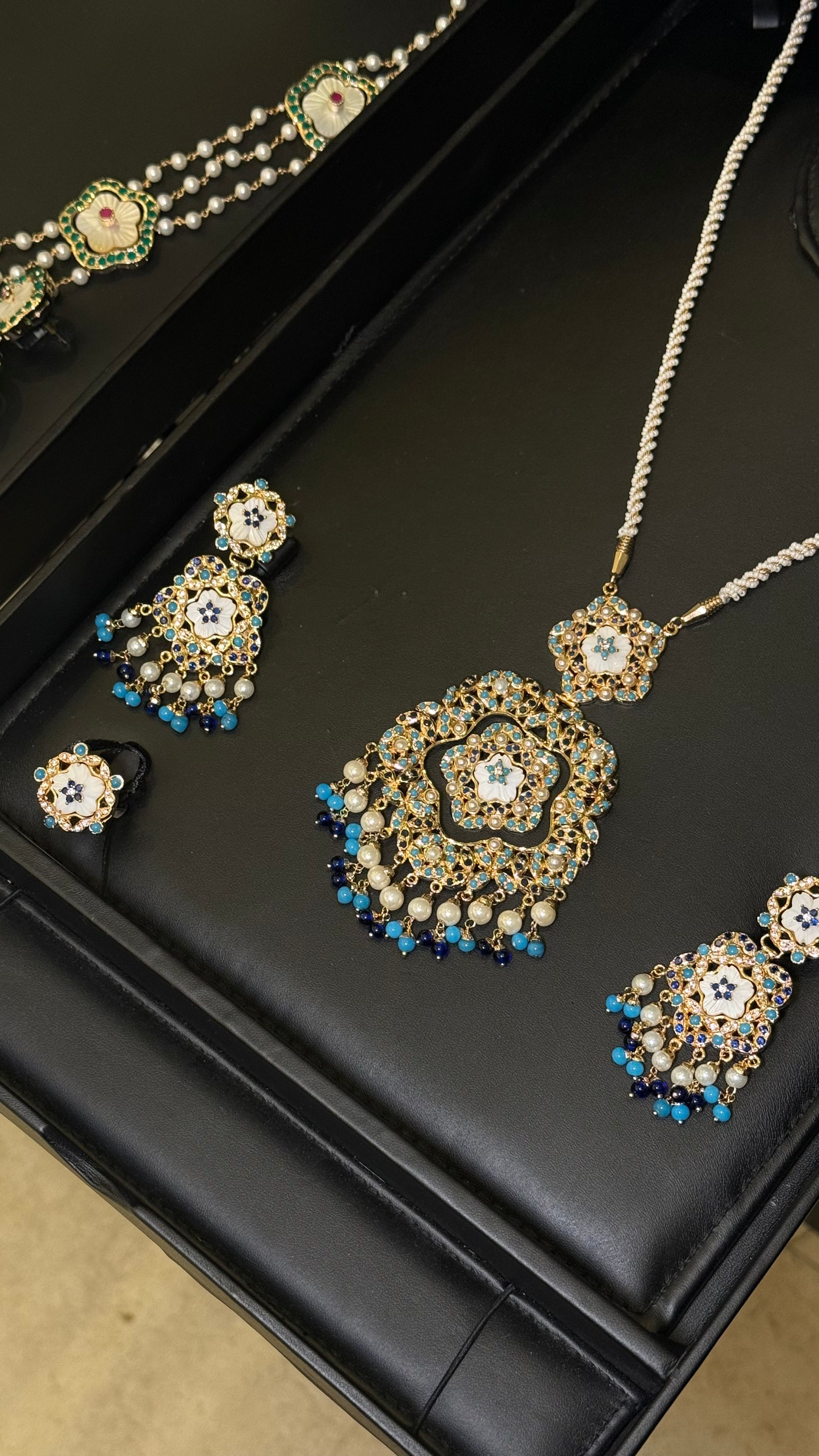 NO.020 | PEARLS & TUR & GOLDEN