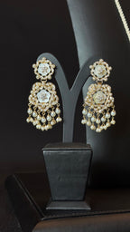 NO.020 | PEARLS & WHITE & GOLDEN