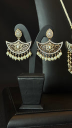 NO.028 | PEARLS & GOLDEN