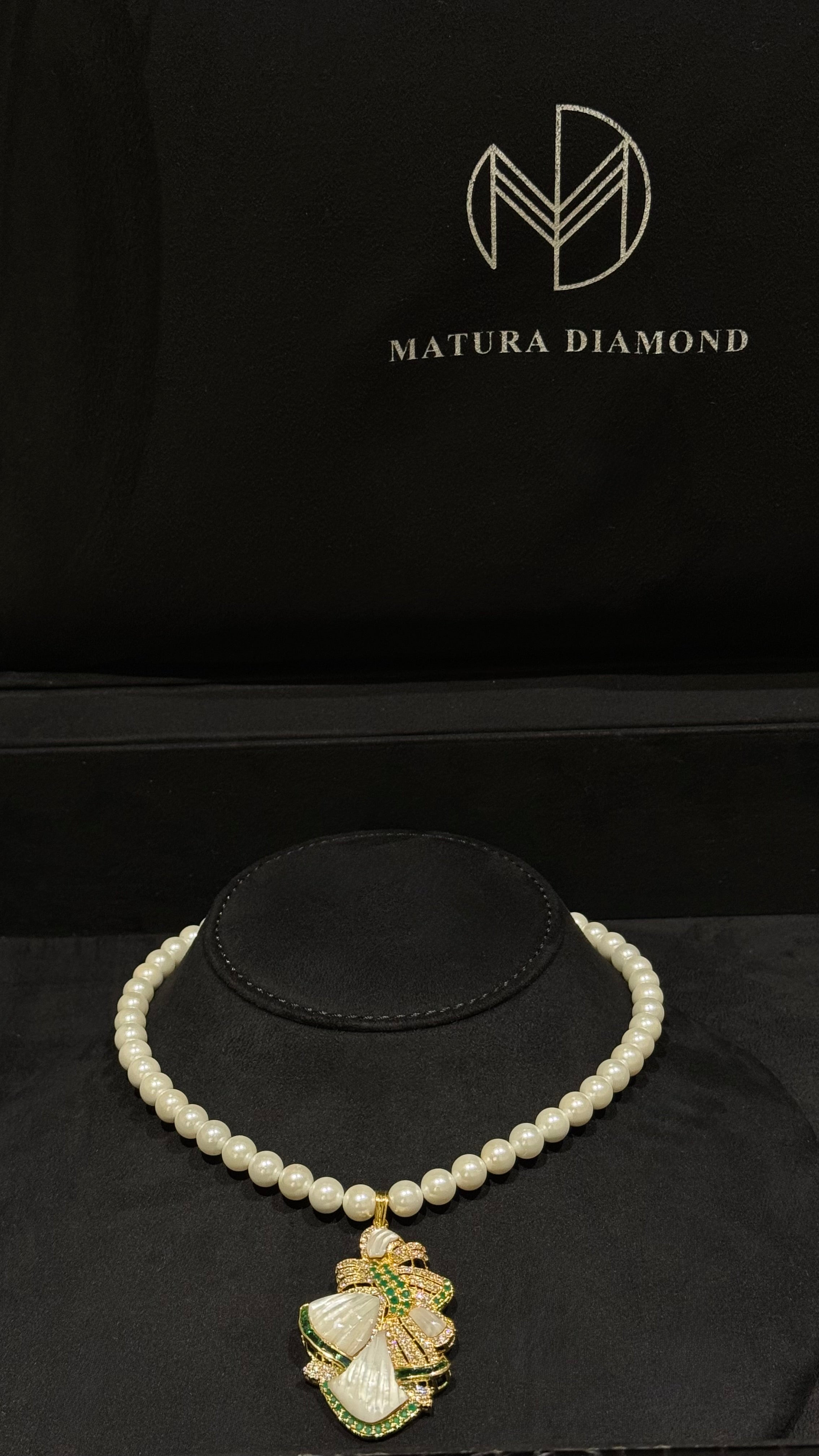 VINTAGE NO.2 | GREEN & SILVER & PEARLS