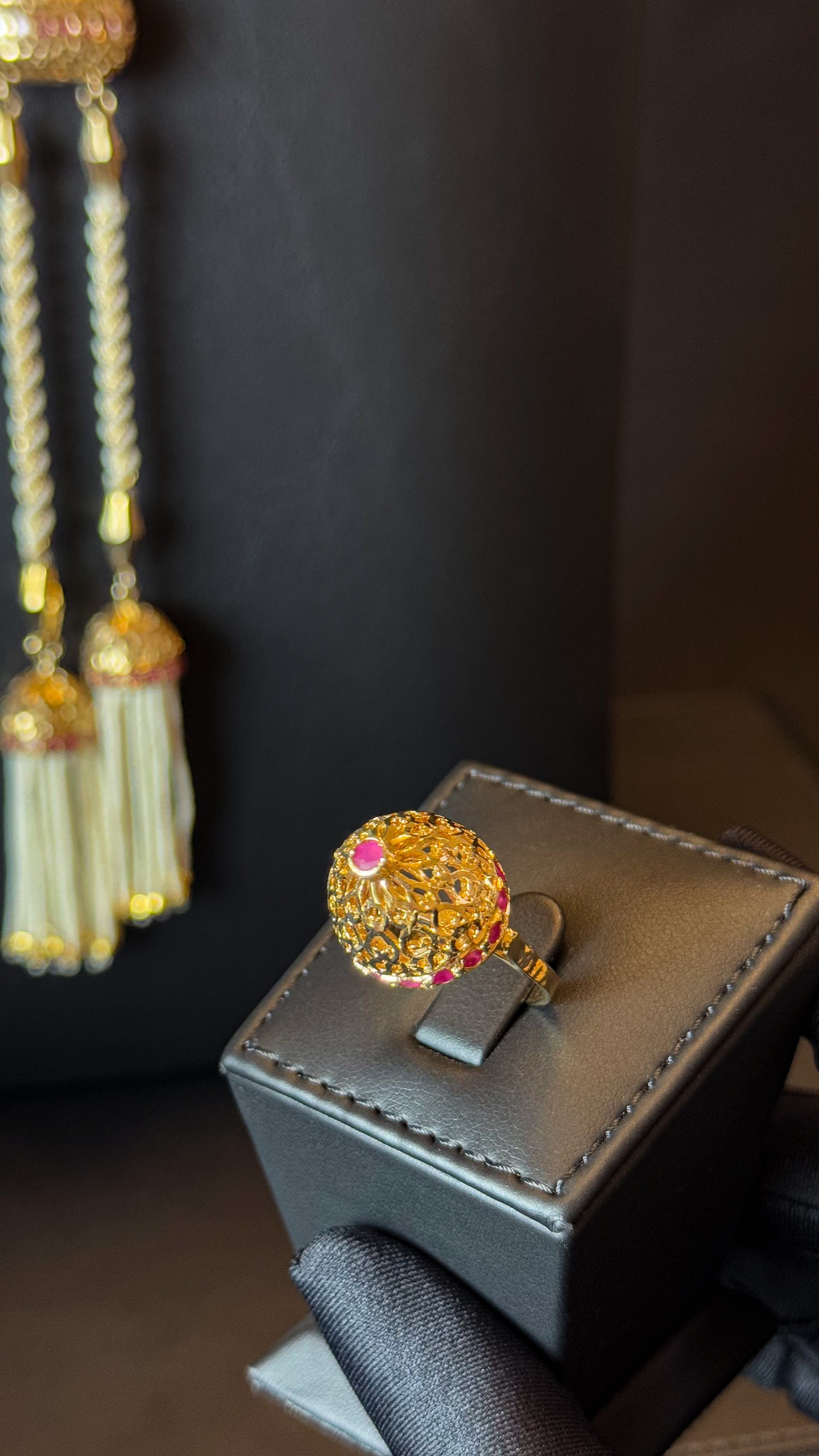 NO.05 | PEARLS & GOLDEN