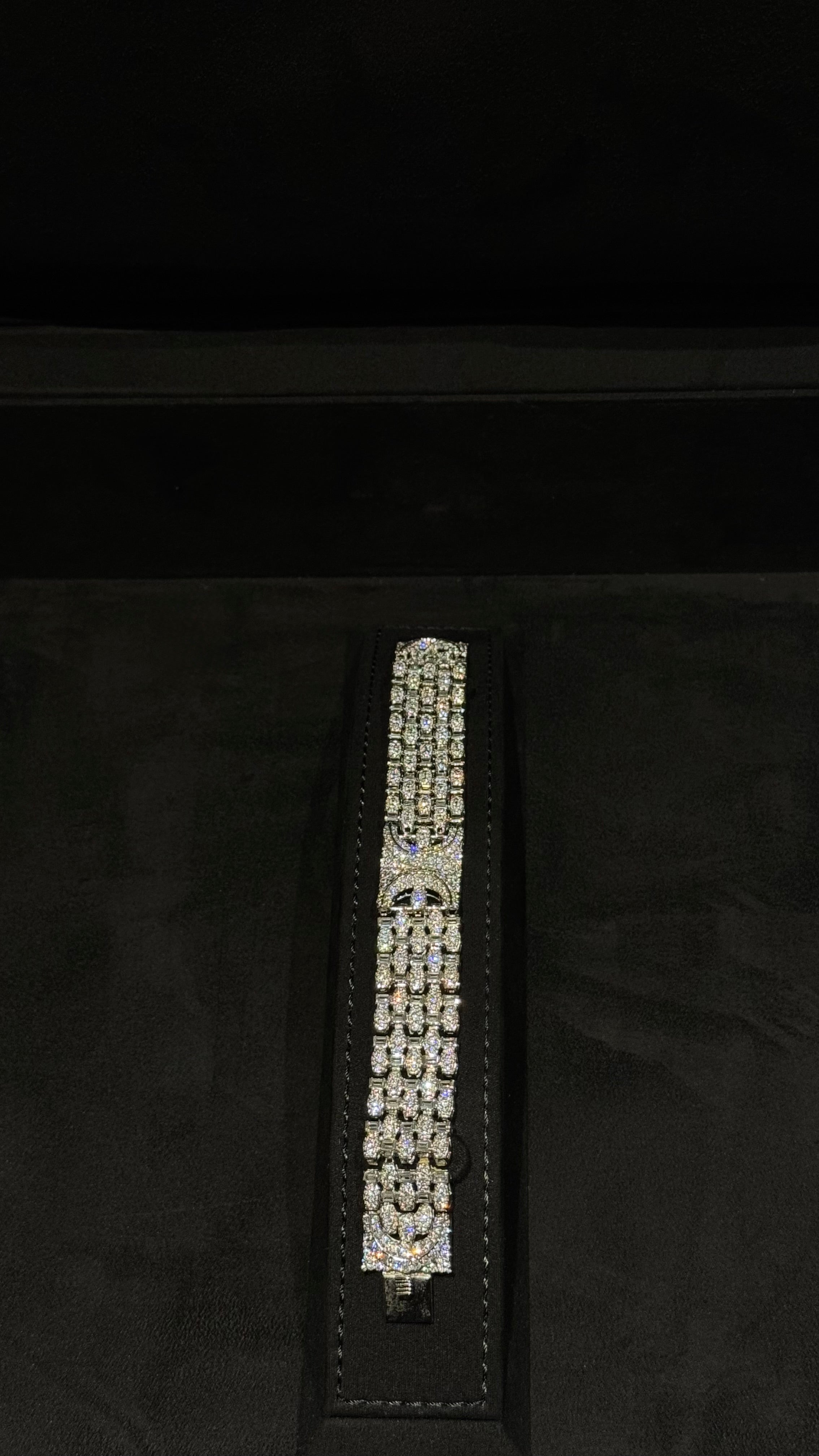 043 | BRACLATE & SILVER