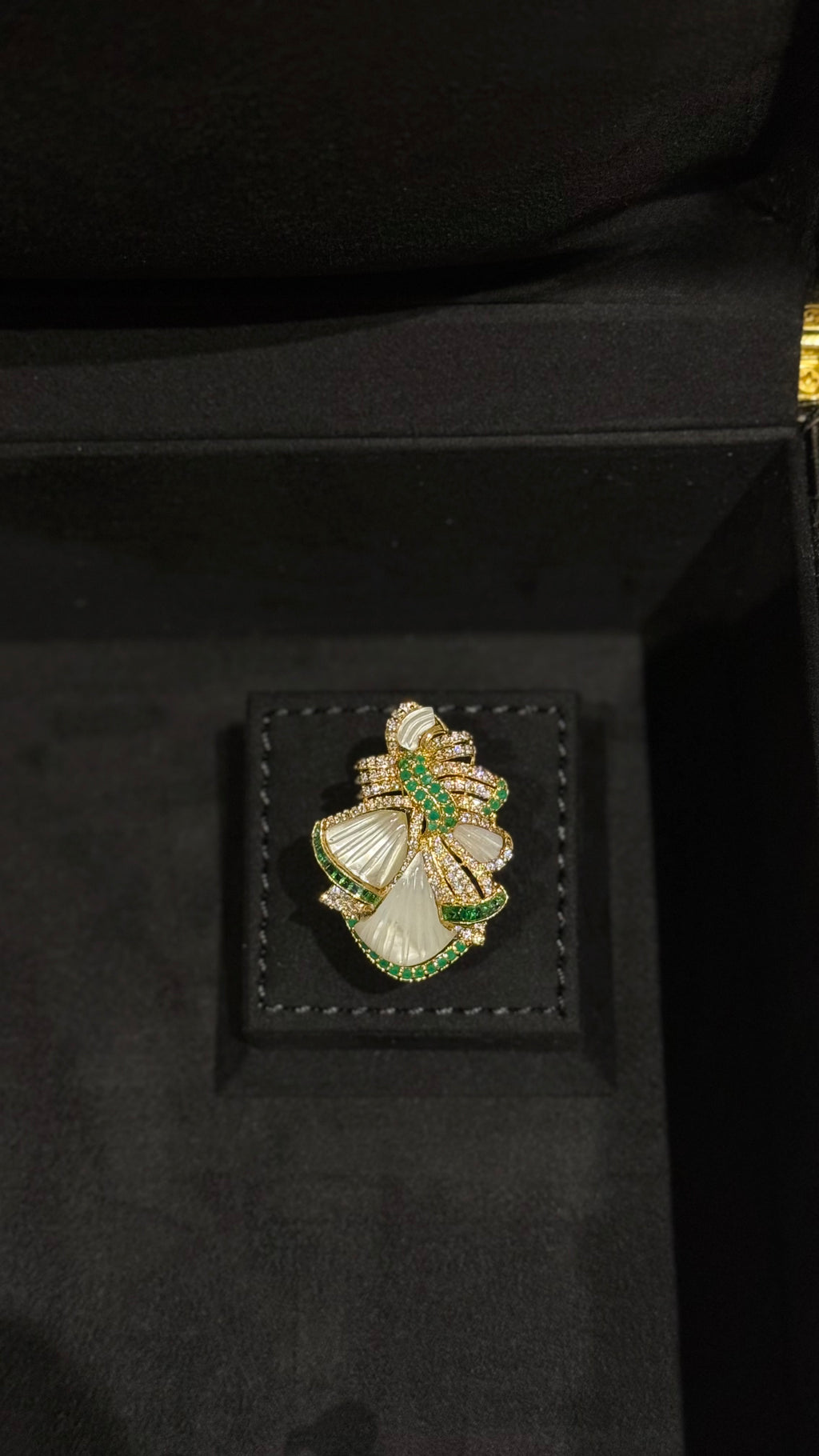 VINTAGE NO.2 | GREEN & SILVER & PEARLS