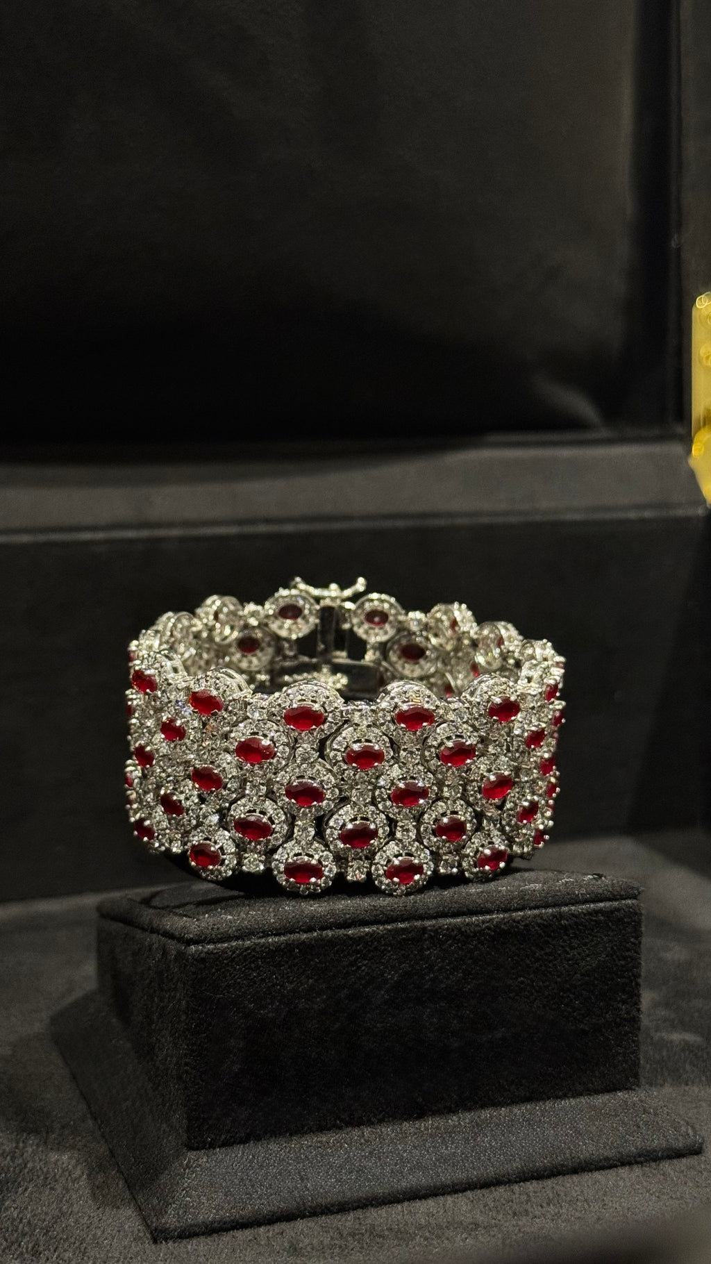 044 | MARYA BRACLATE & SILVER