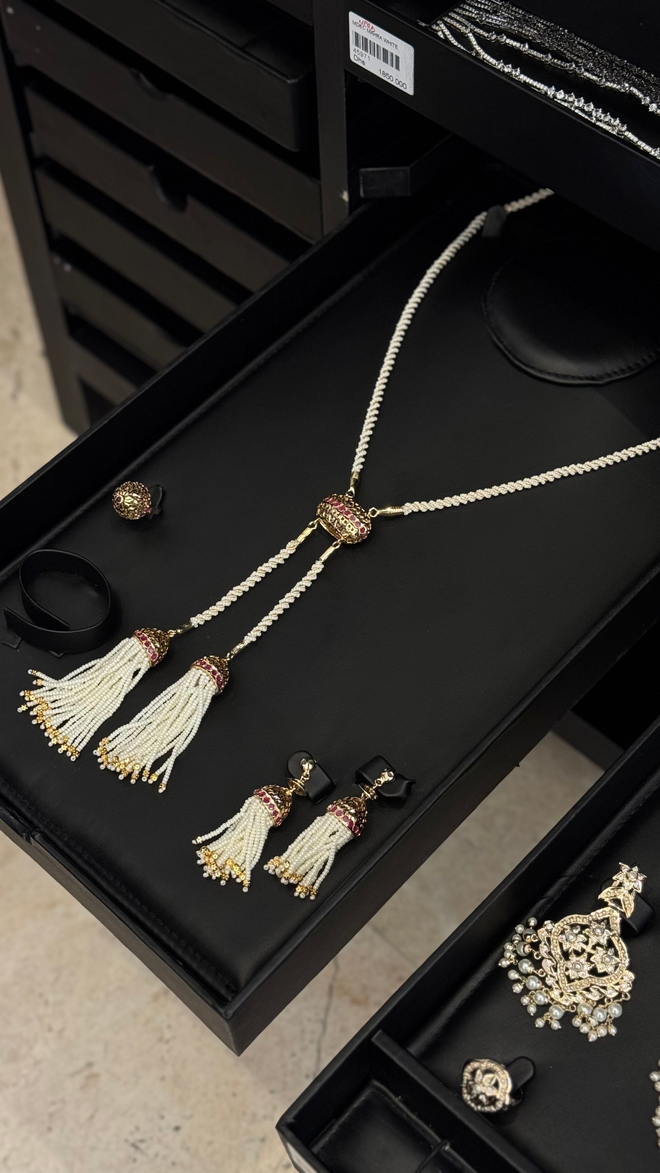 NO.05 | PEARLS & GOLDEN