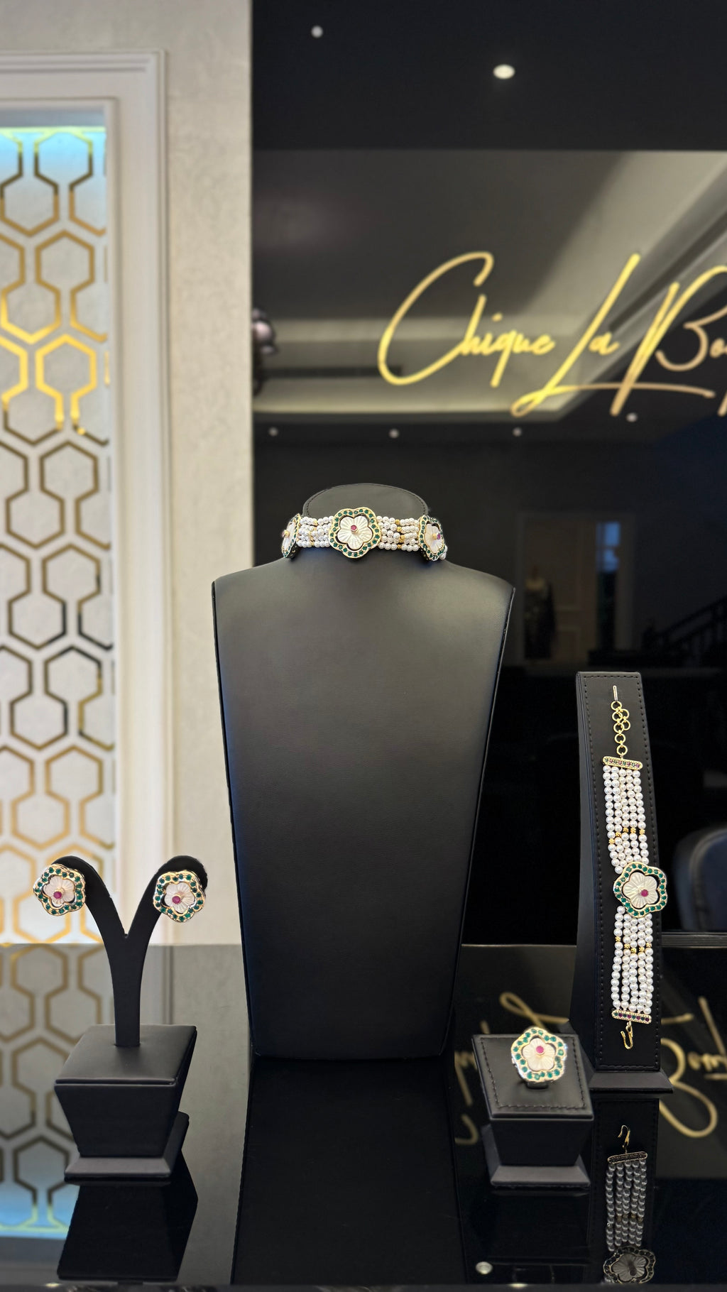 NO.031 | PEARLS & GOLDEN