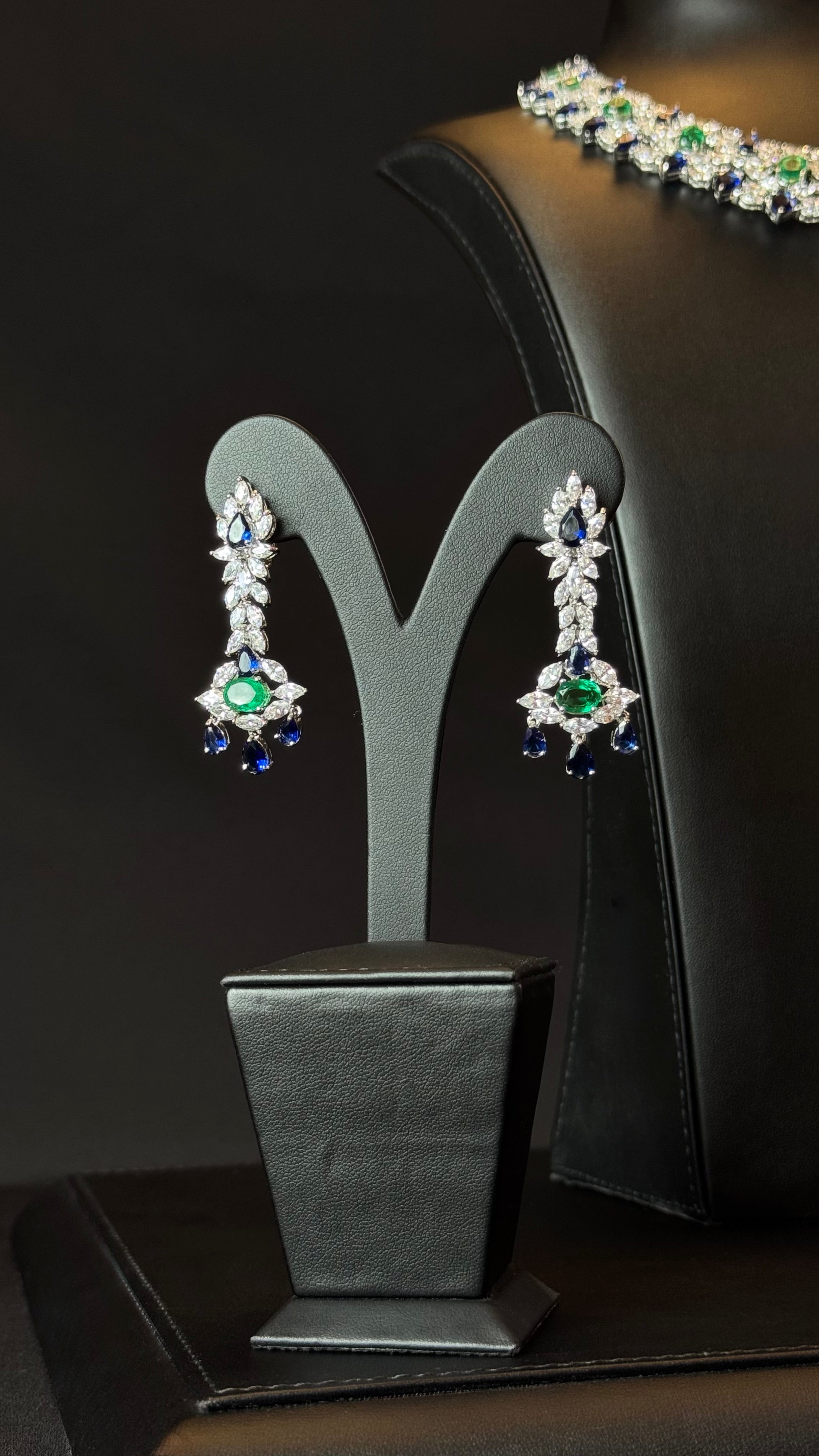 QIRNAS | BLUE & GREEN