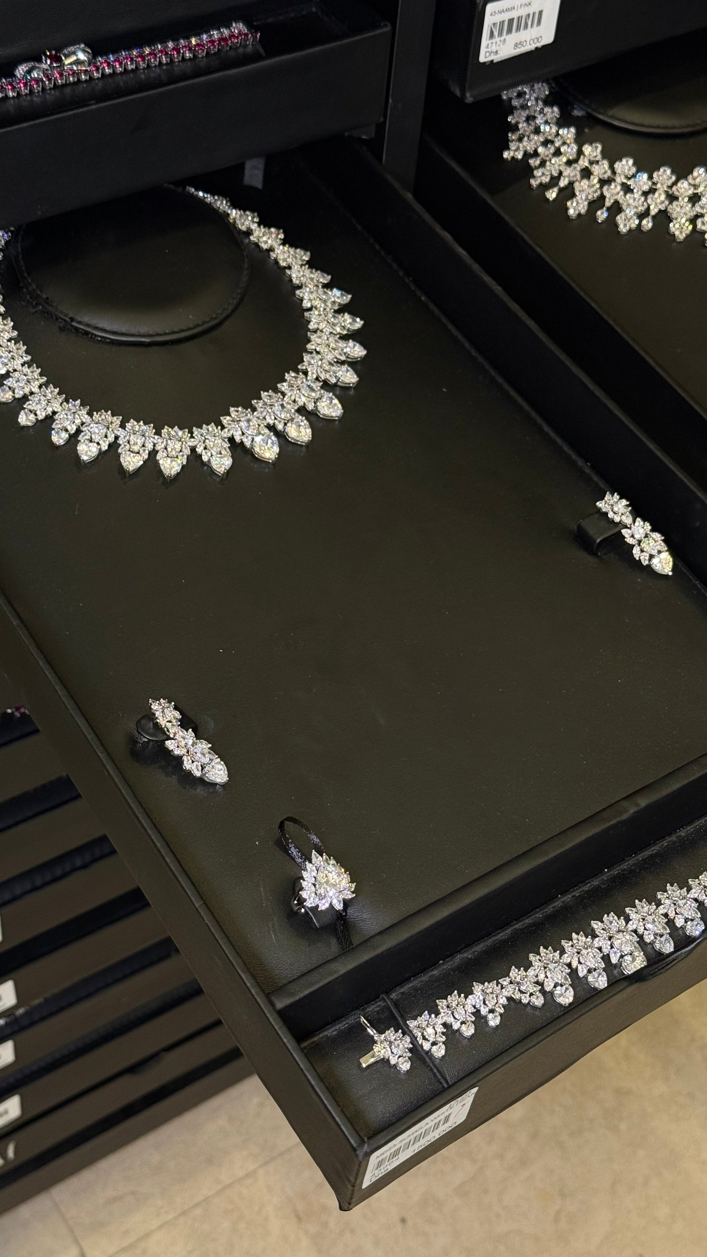 SUHAILA |WHITE HEART