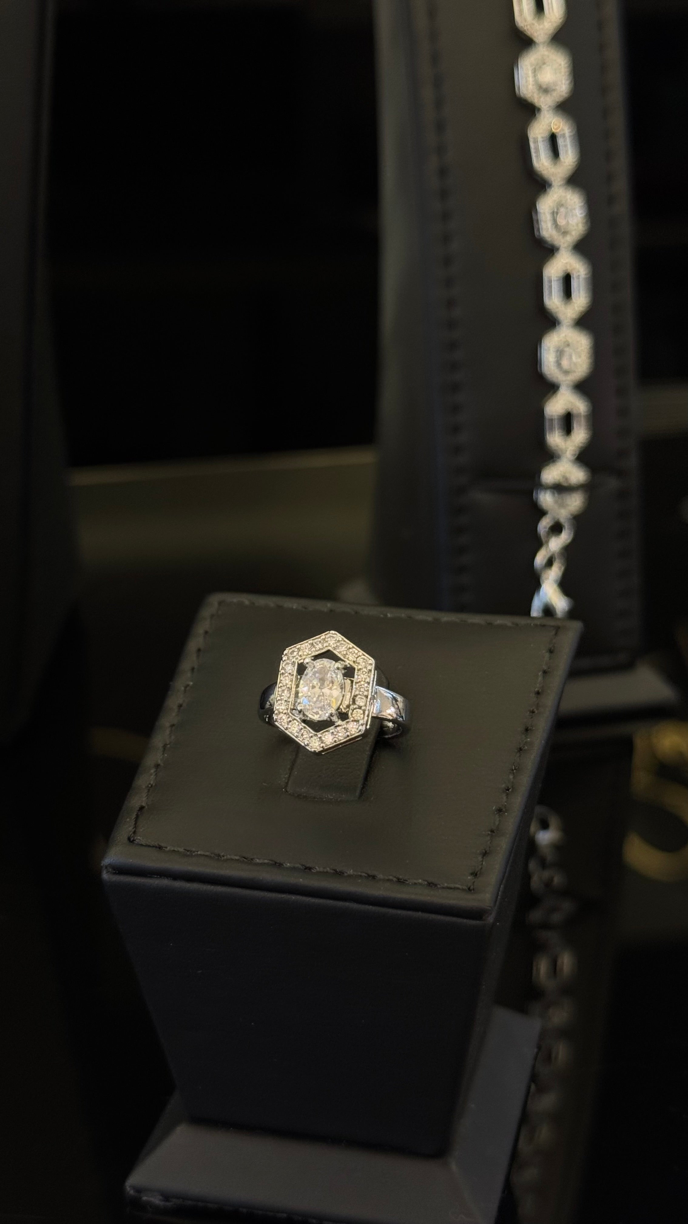 ALRAMTHA | LINES & WHITE