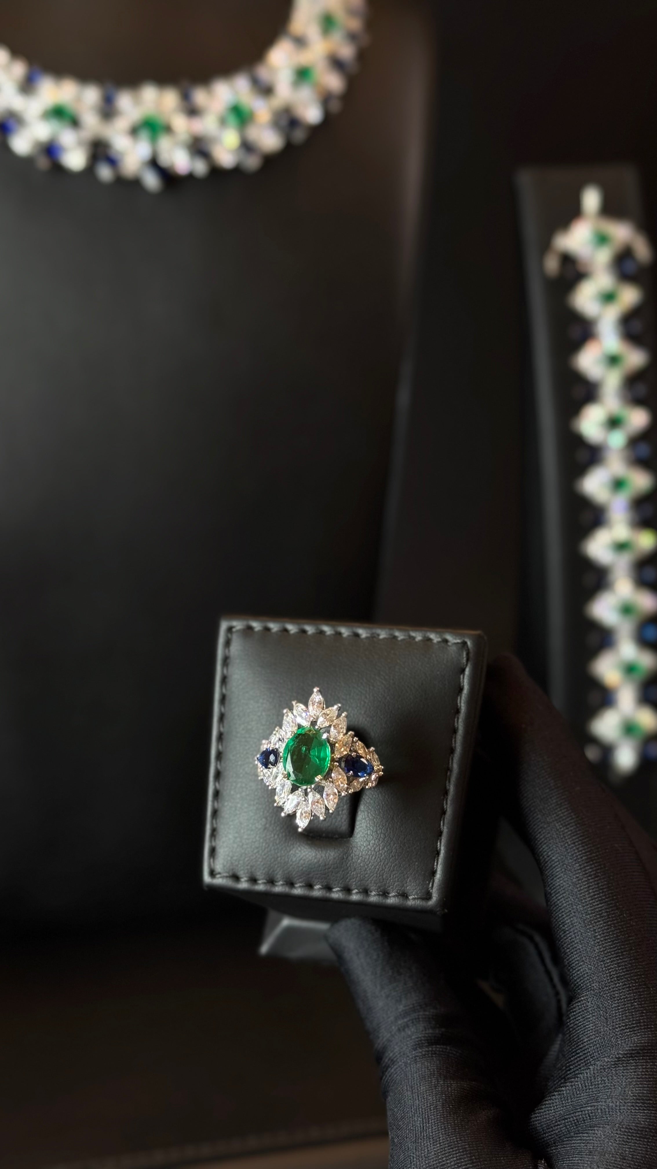 QIRNAS | BLUE & GREEN