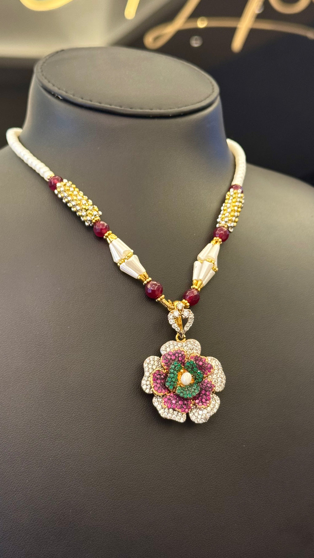 009 | FLOWER WITH RING