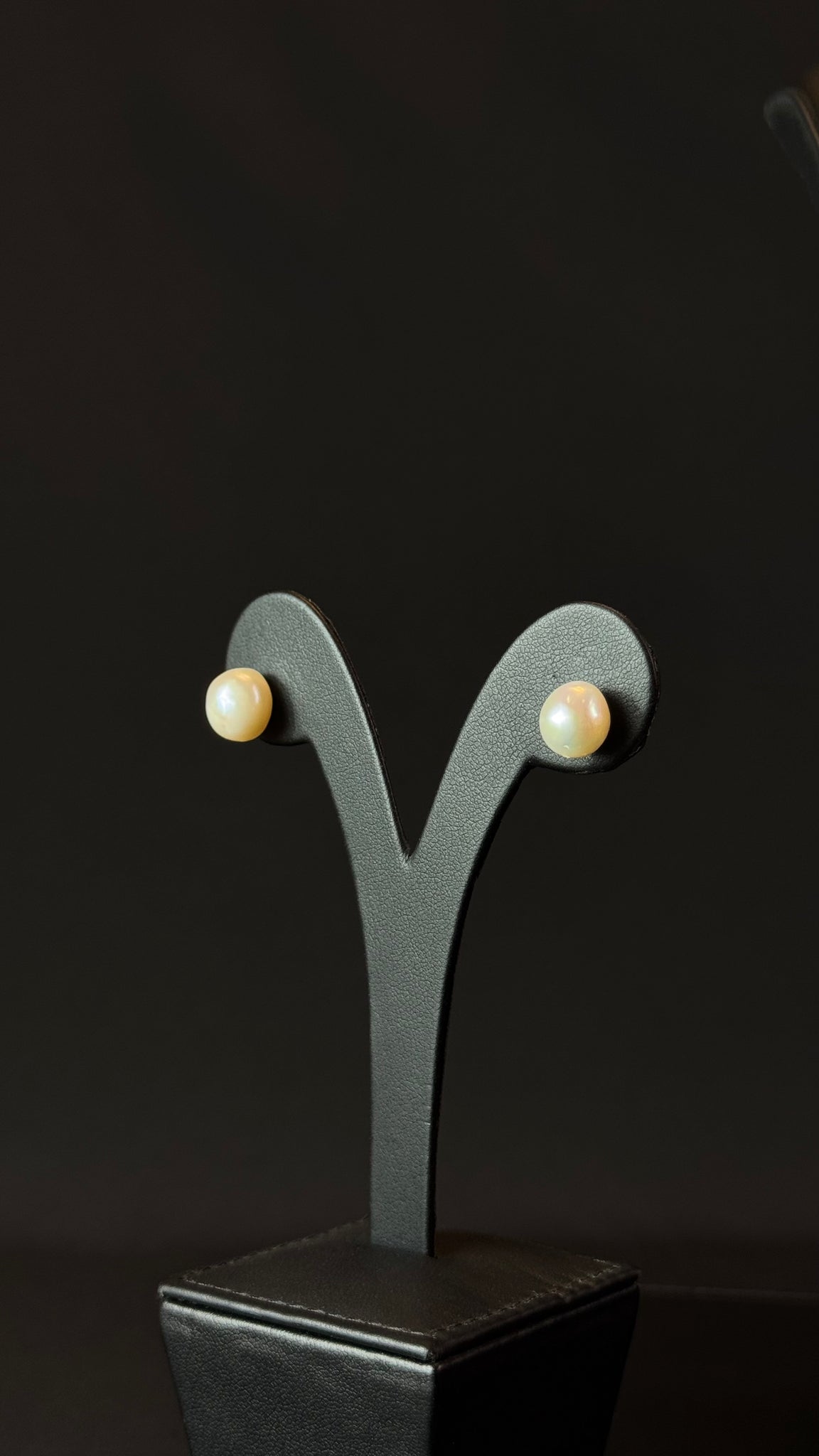 PEARLS 010 | WHITE