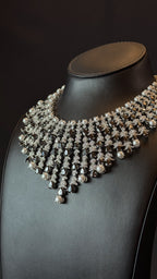 ALMARR | PEARLS & BLACK