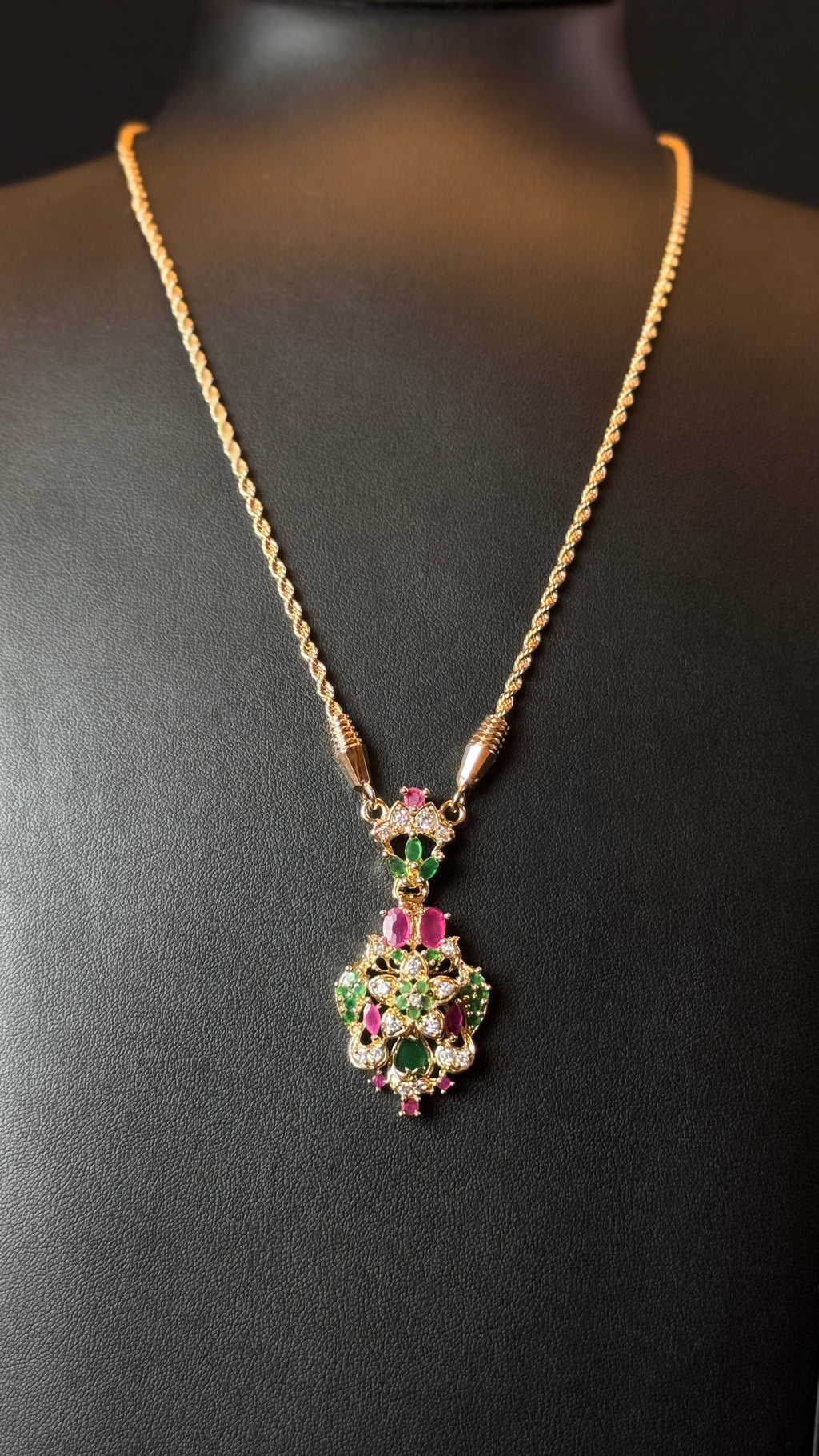 NO.015 | RED & GOLDEN