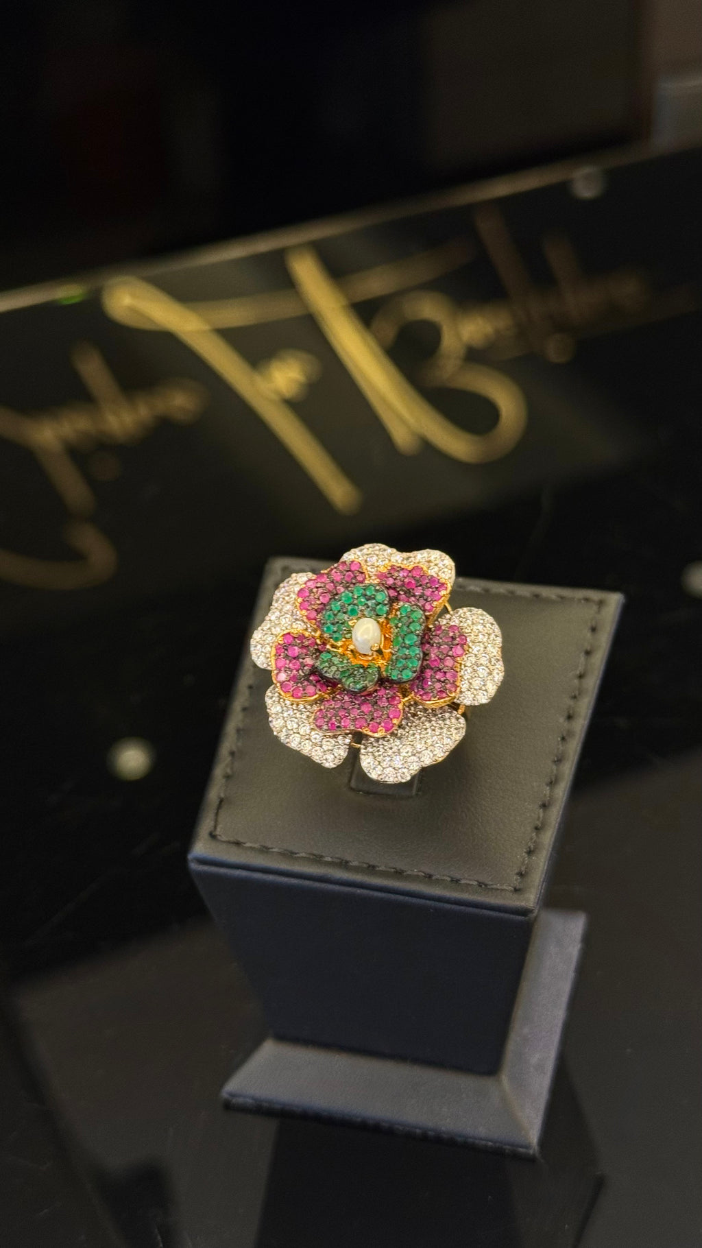 009 | FLOWER WITH RING