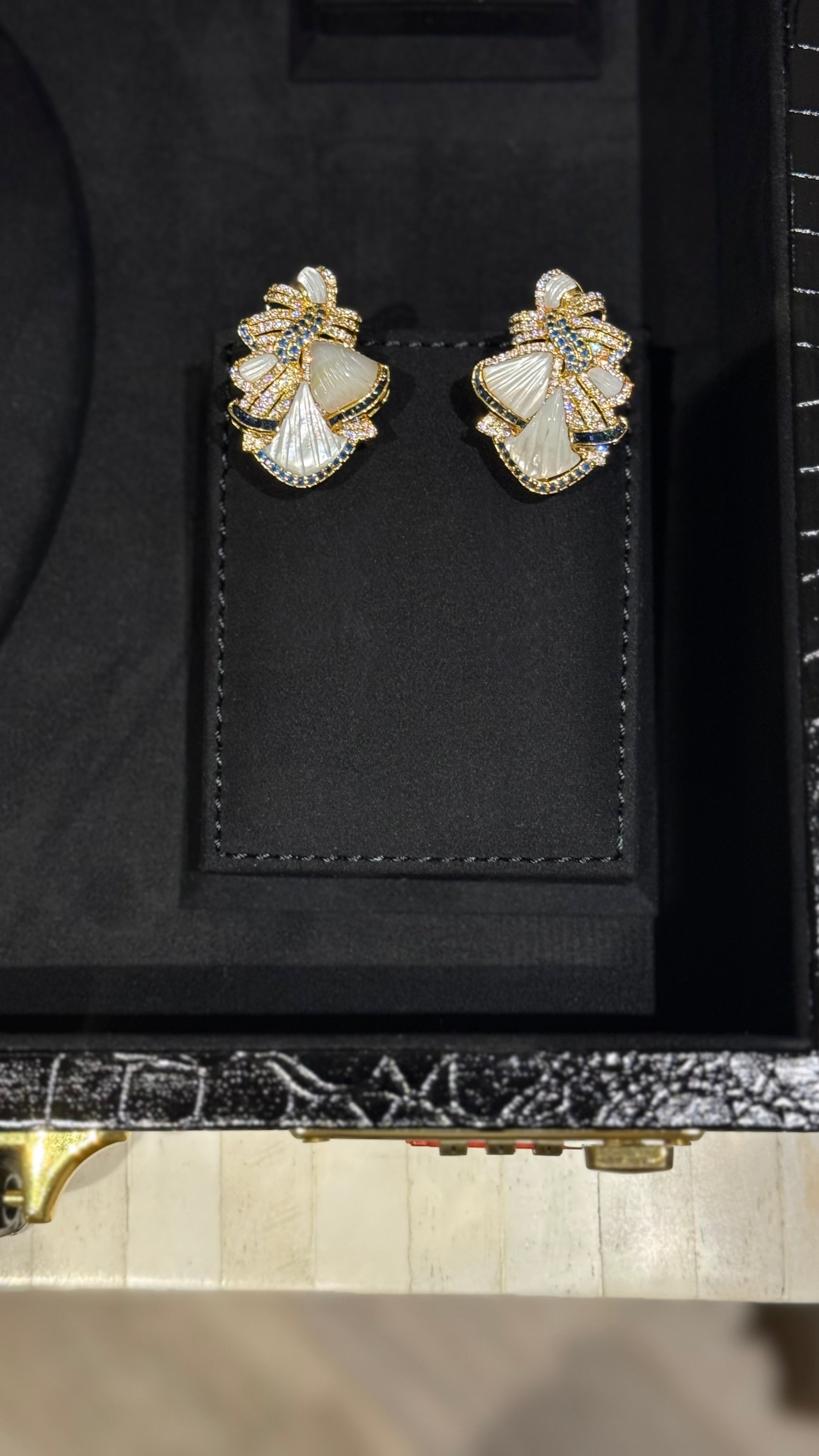 VINTAGE NO.2 | BLUE & SILVER & PEARLS