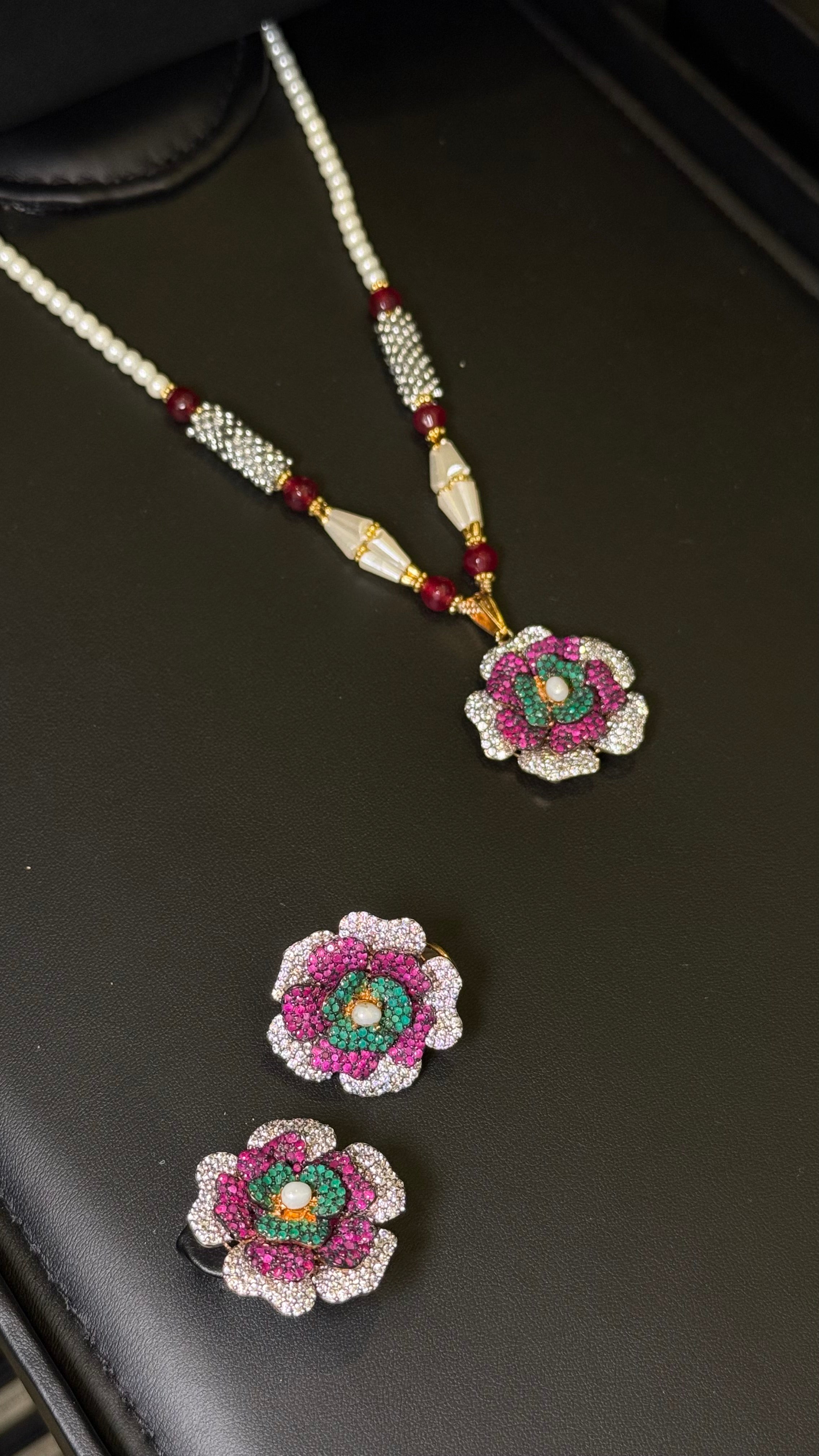 009 | FLOWER & SILVER & RED