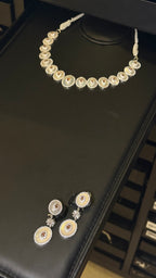 ALSAFA | WHITE & SILVER