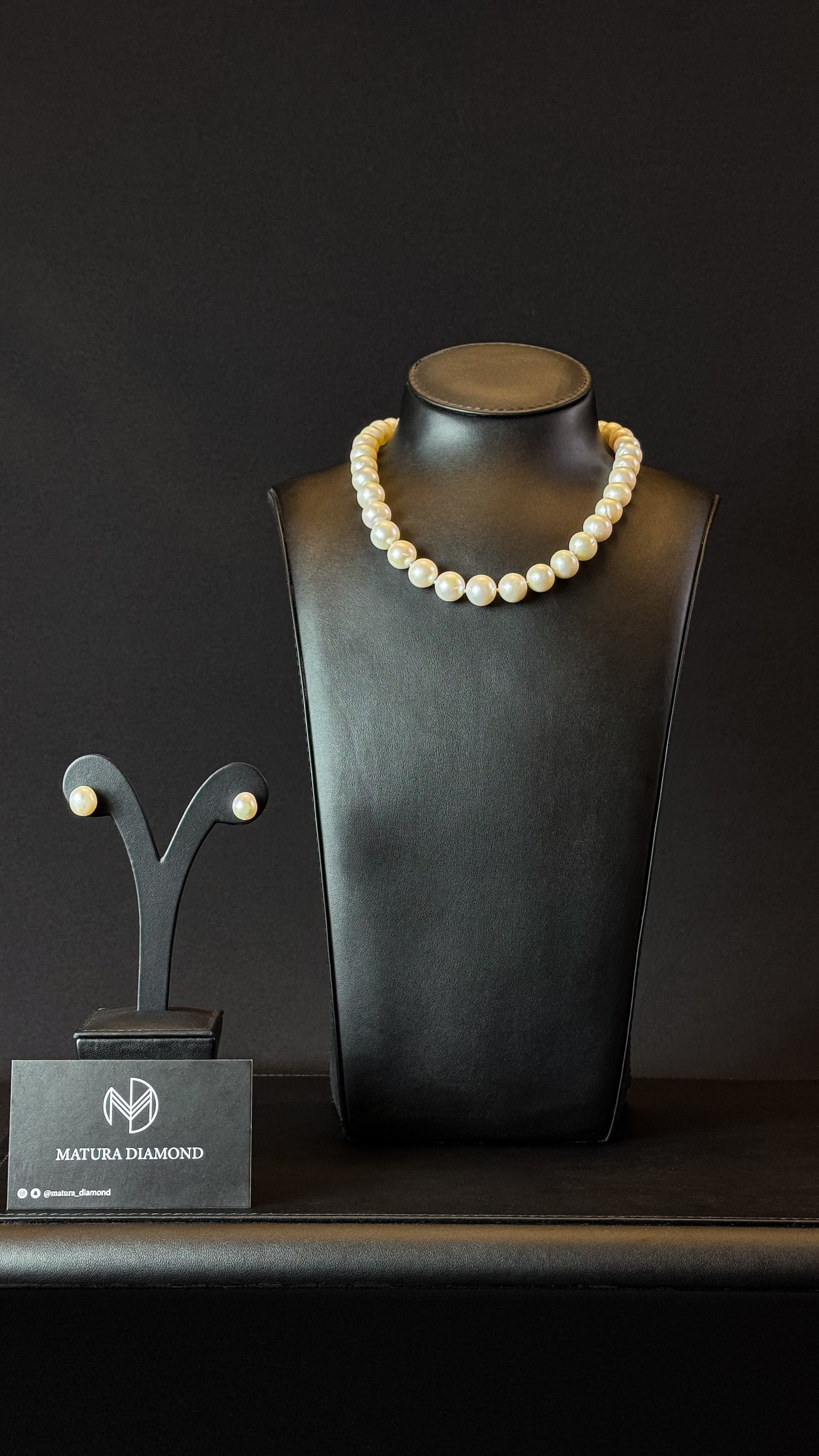 PEARLS 010 | WHITE