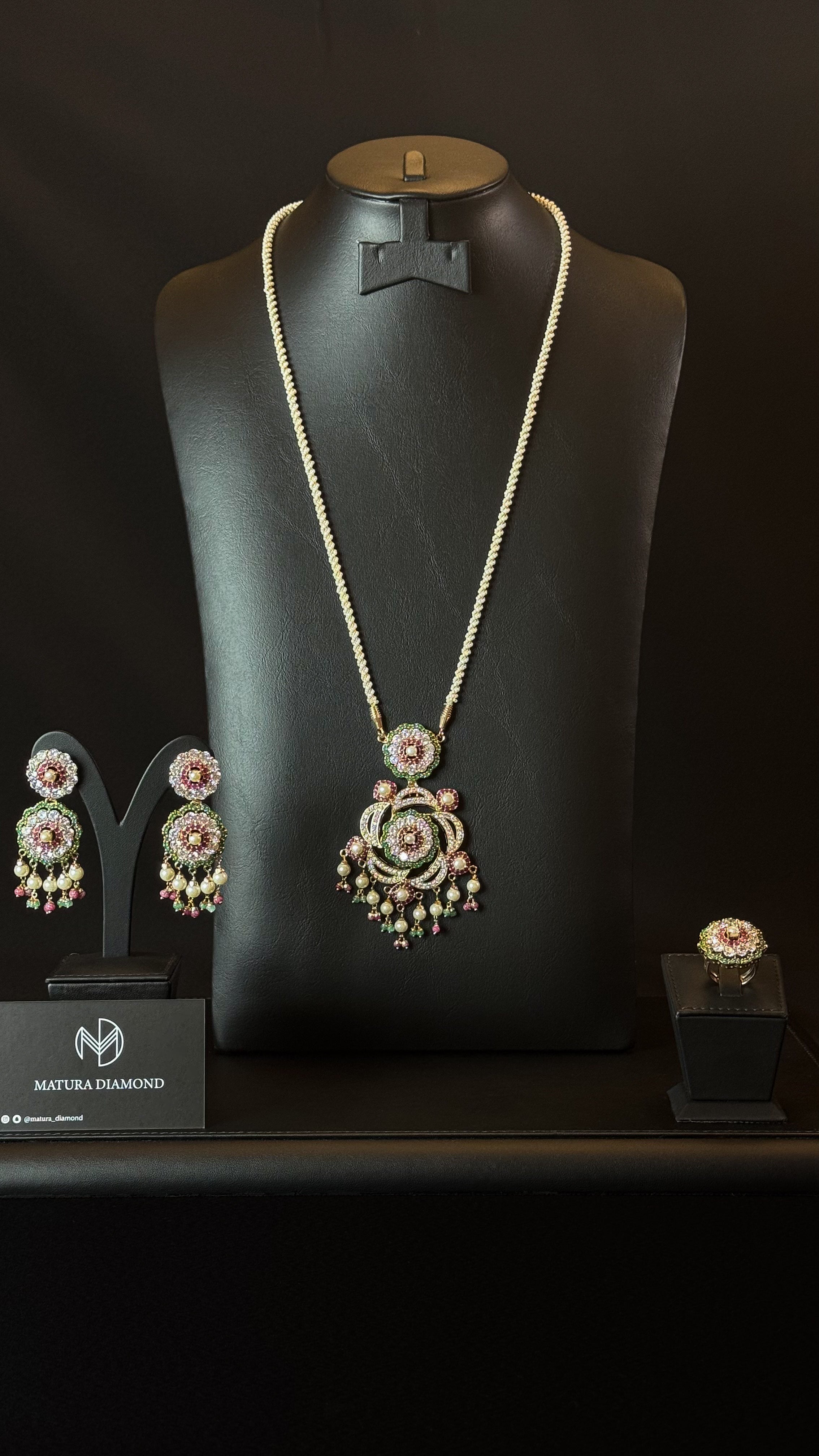 NO.027 | PEARLS & GOLDEN