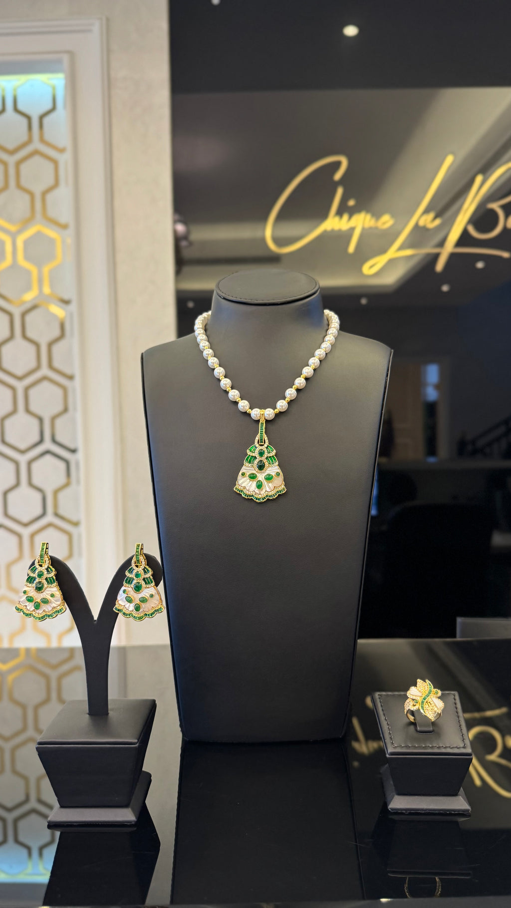 HESSA | VINTAGE GREEN