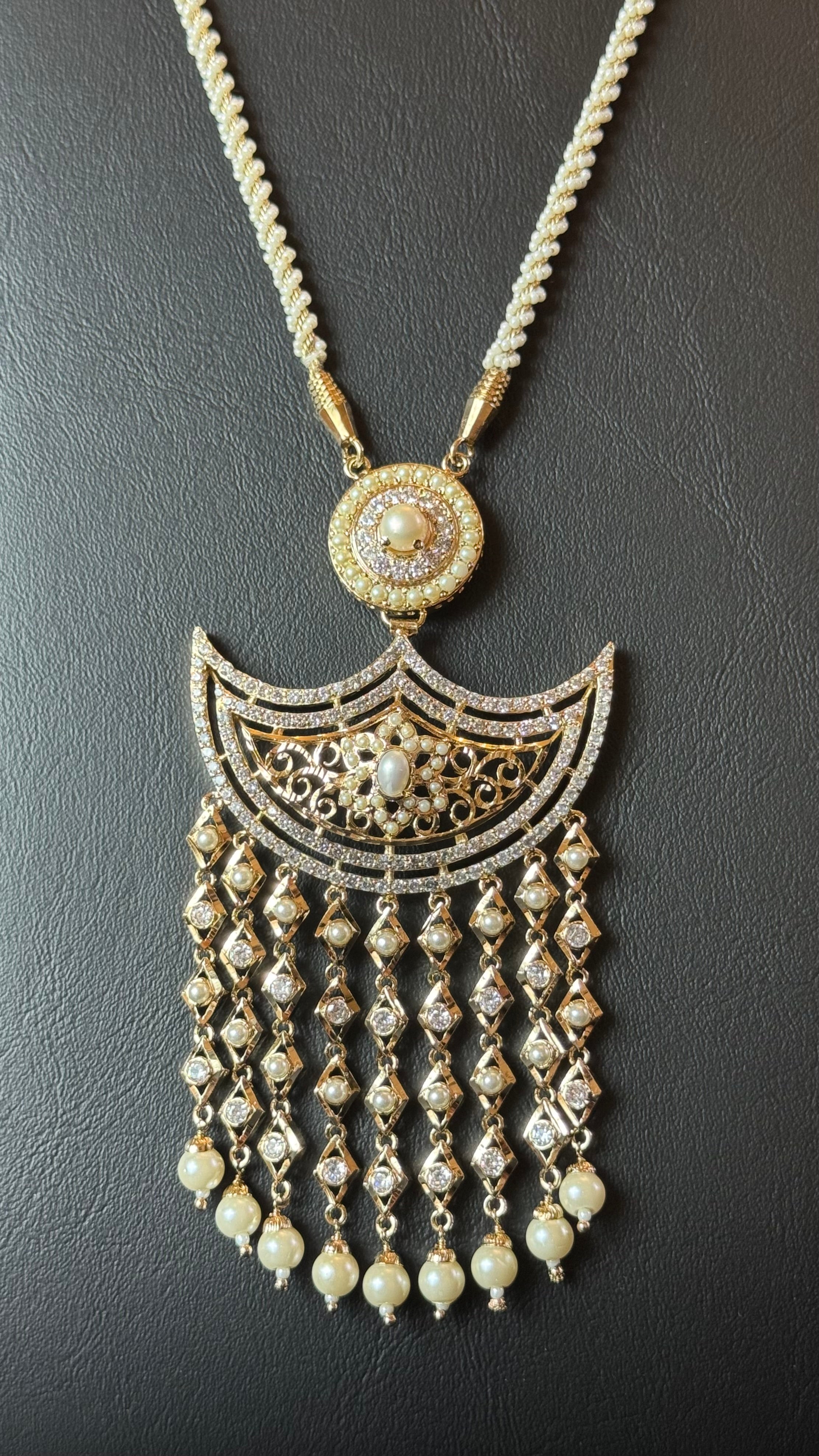 NO.028 | PEARLS & GOLDEN