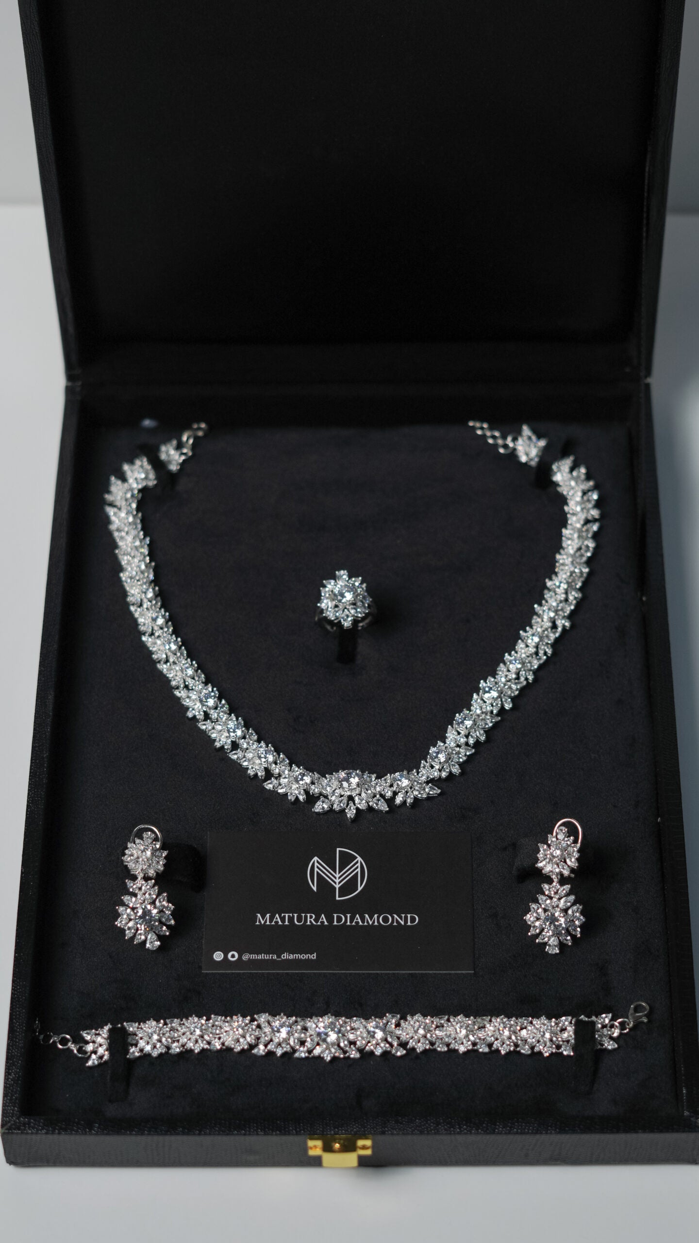 CHOKER WRD | WHITE