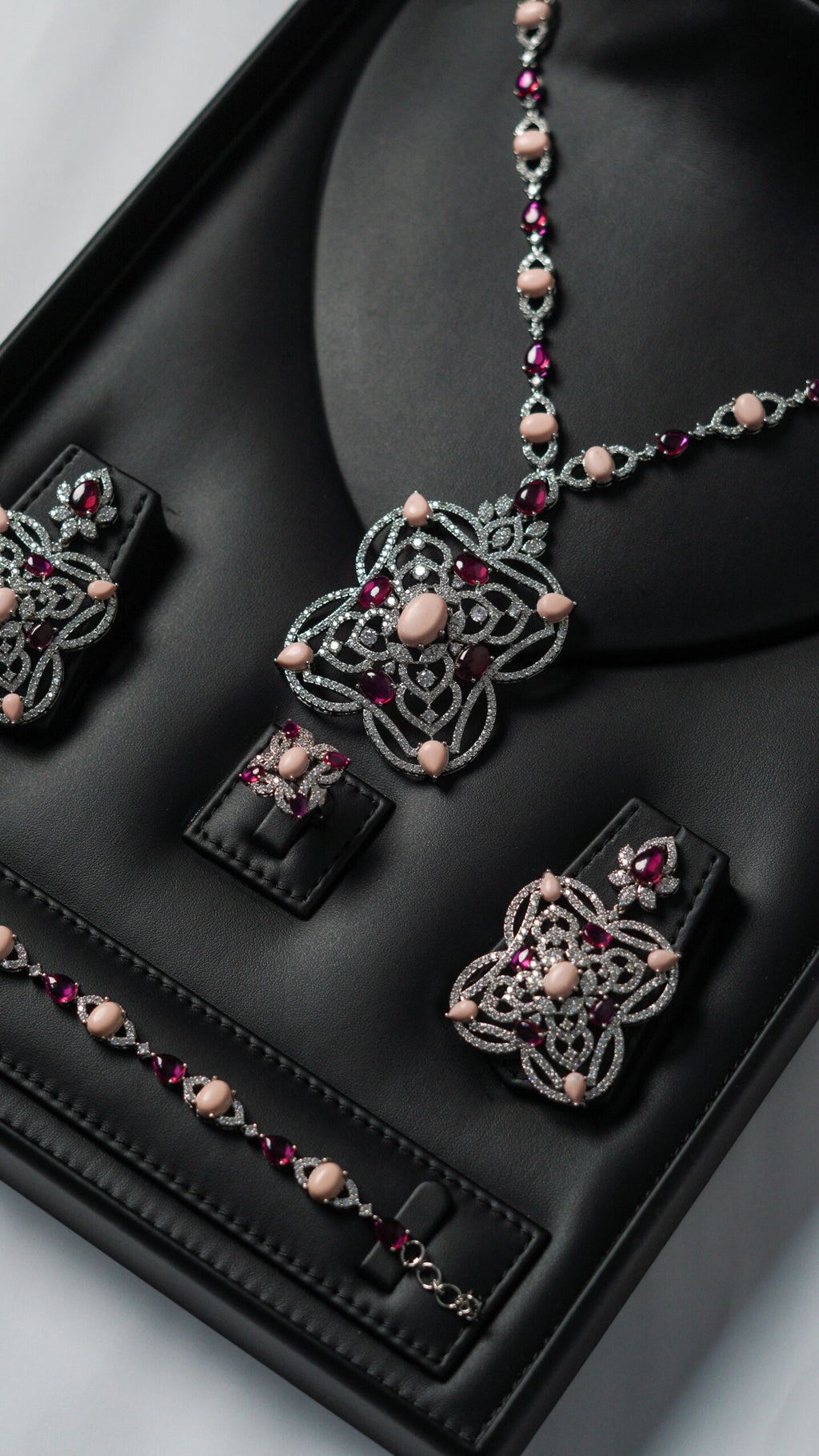 SHAIKHA | PINK