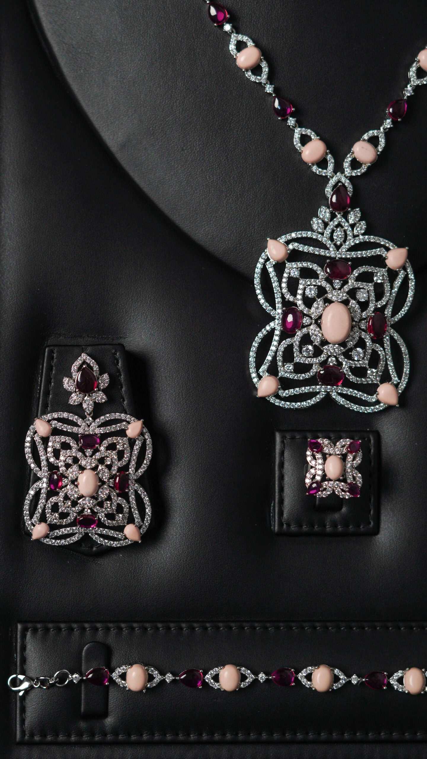 SHAIKHA | PINK