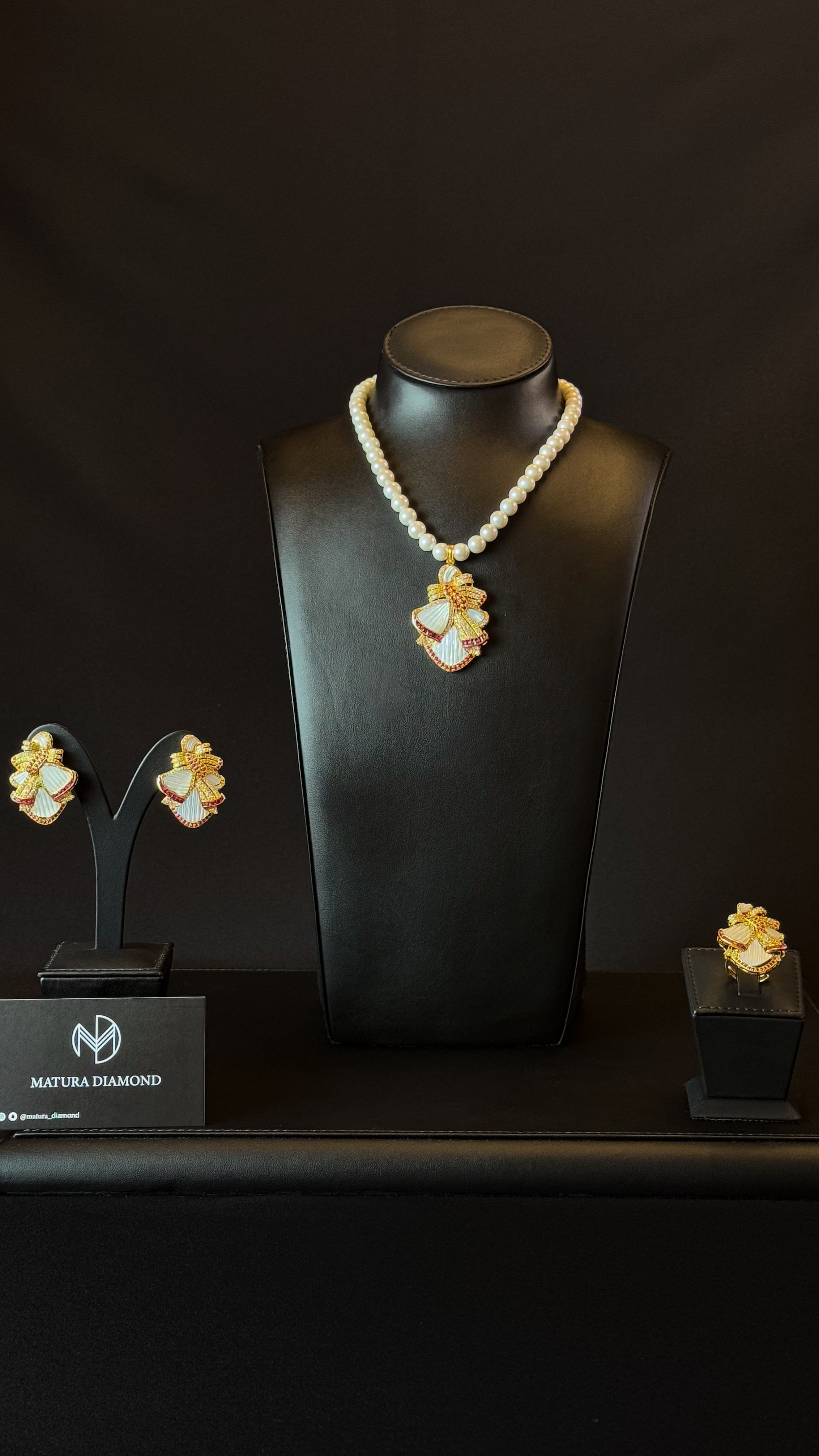 VINTAGE NO.2 | SILVER & PEARLS & GOLDEN
