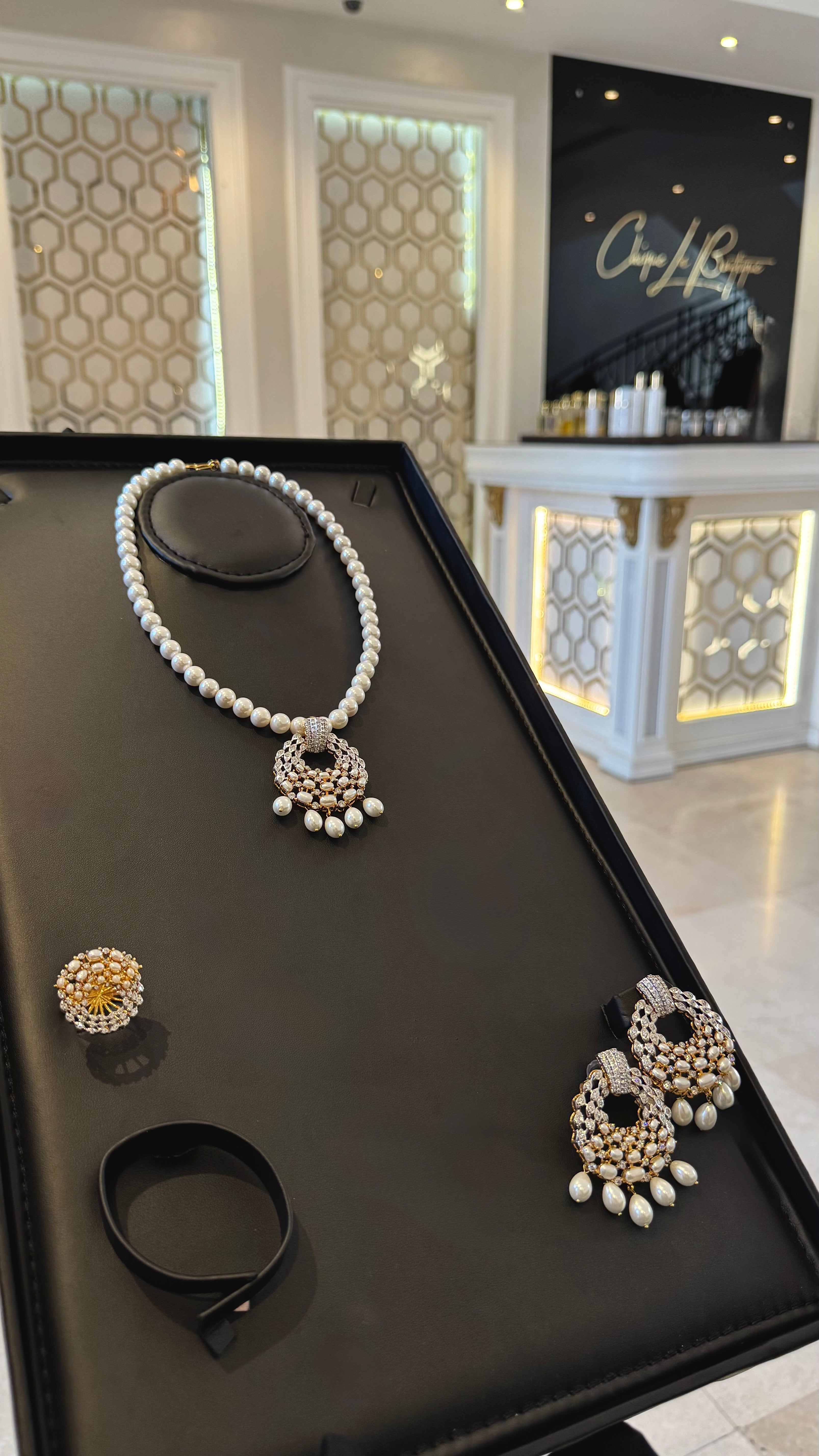 WHITE | SILVER & GOLDEN