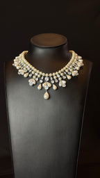 ALREEM | WHITE & PEARLS