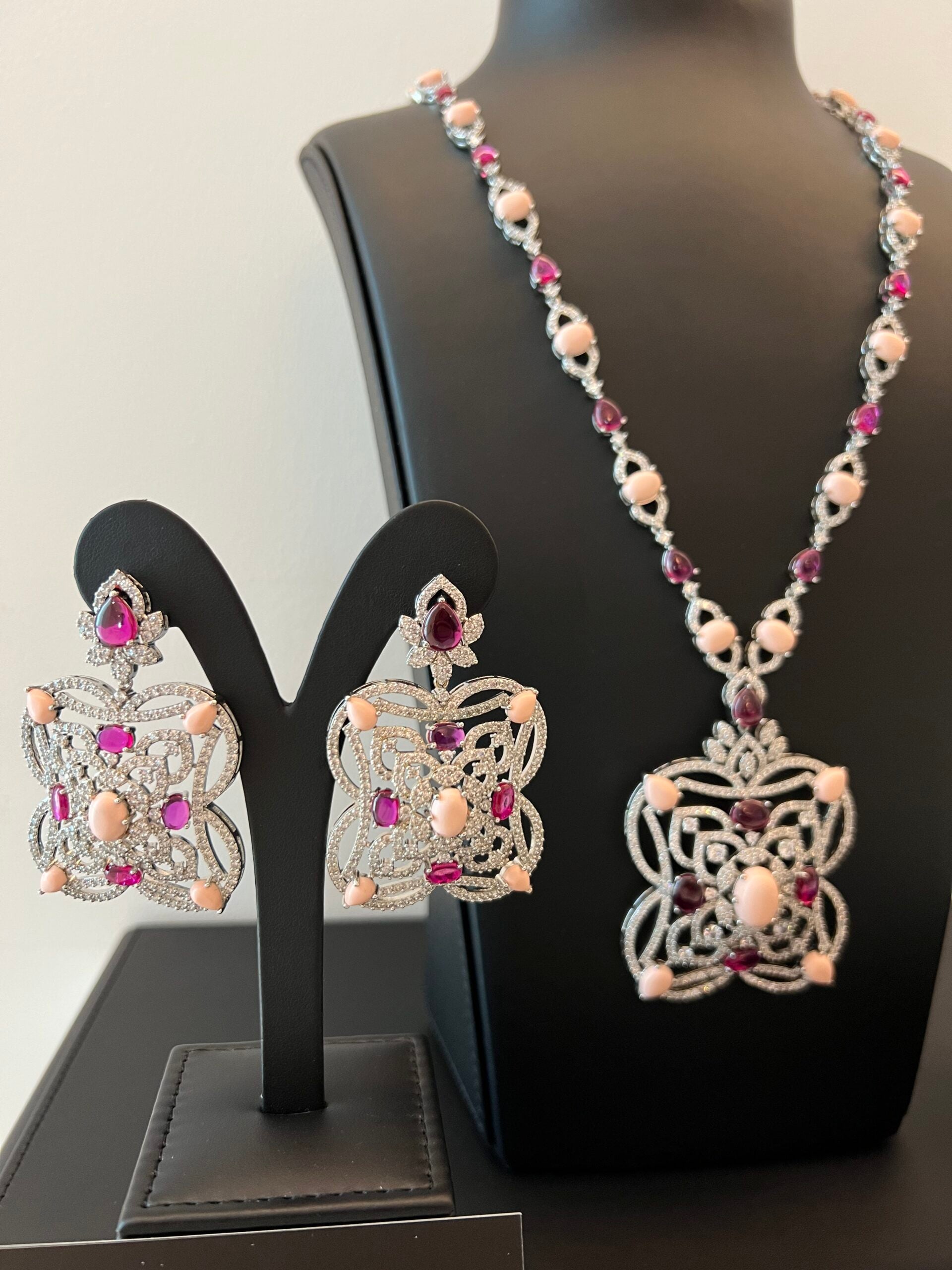 SHAIKHA | PINK