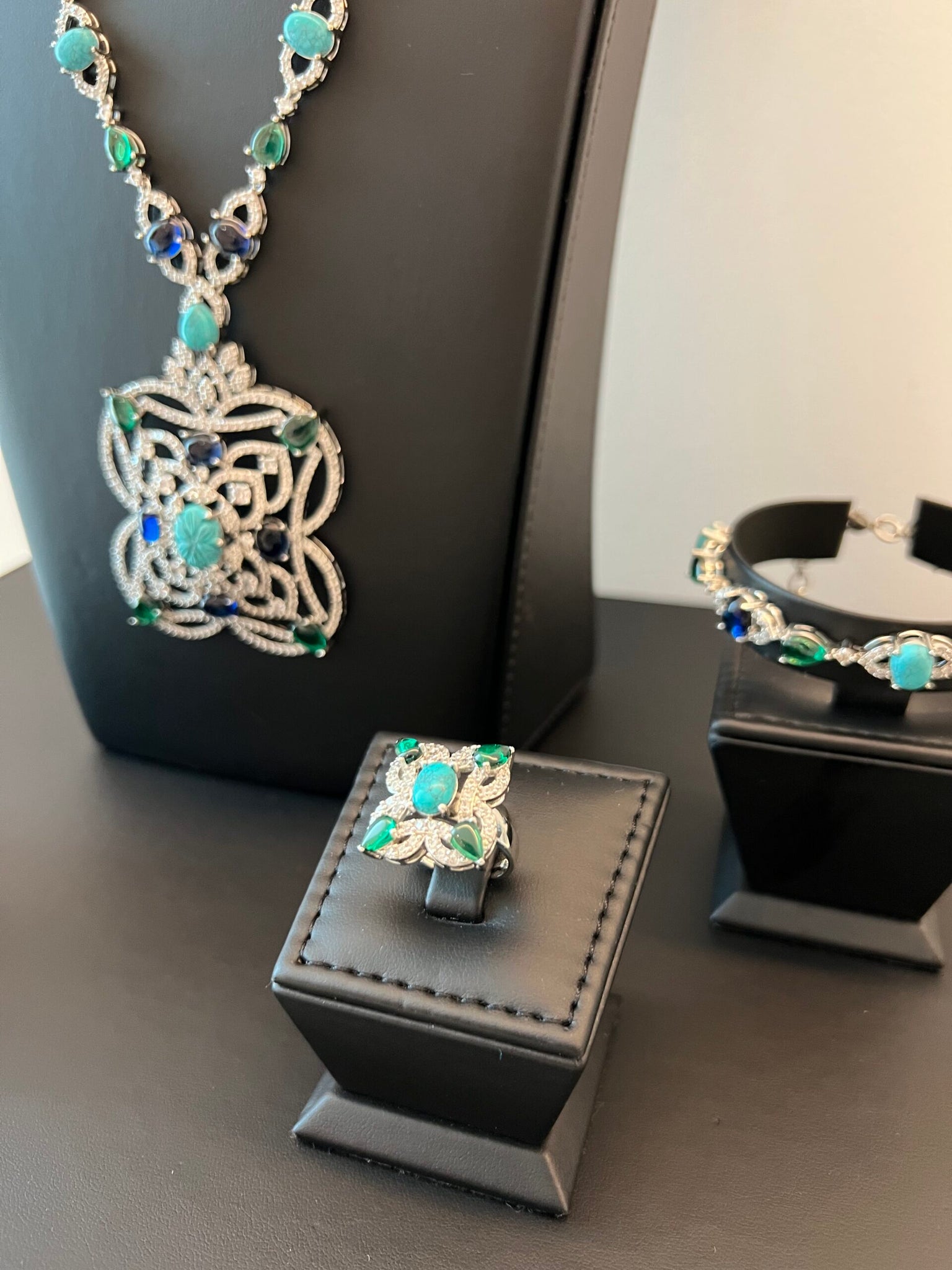 SHAIKHA | TURQUOISE