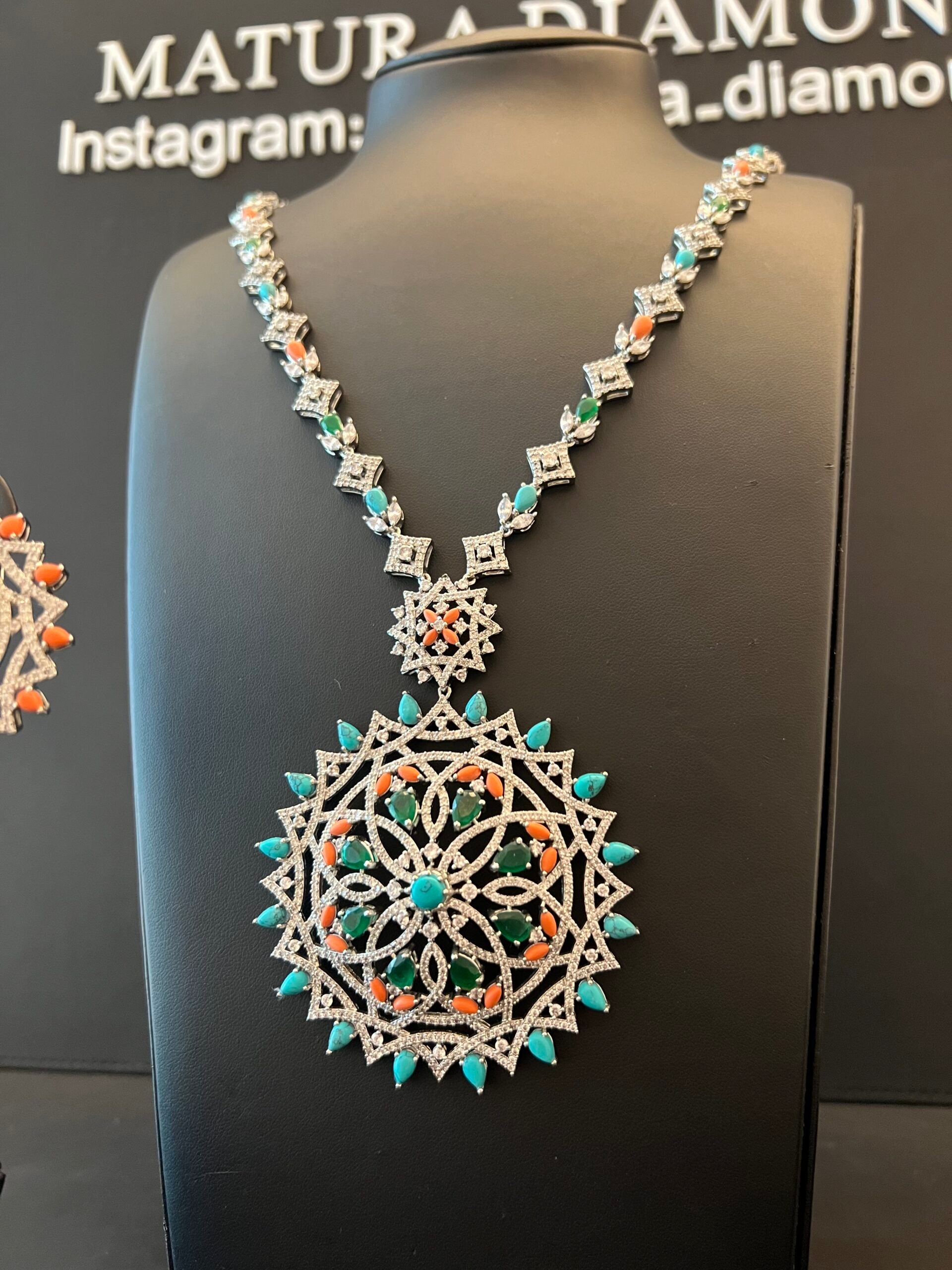KALTHAM | ORANGE & GREEN