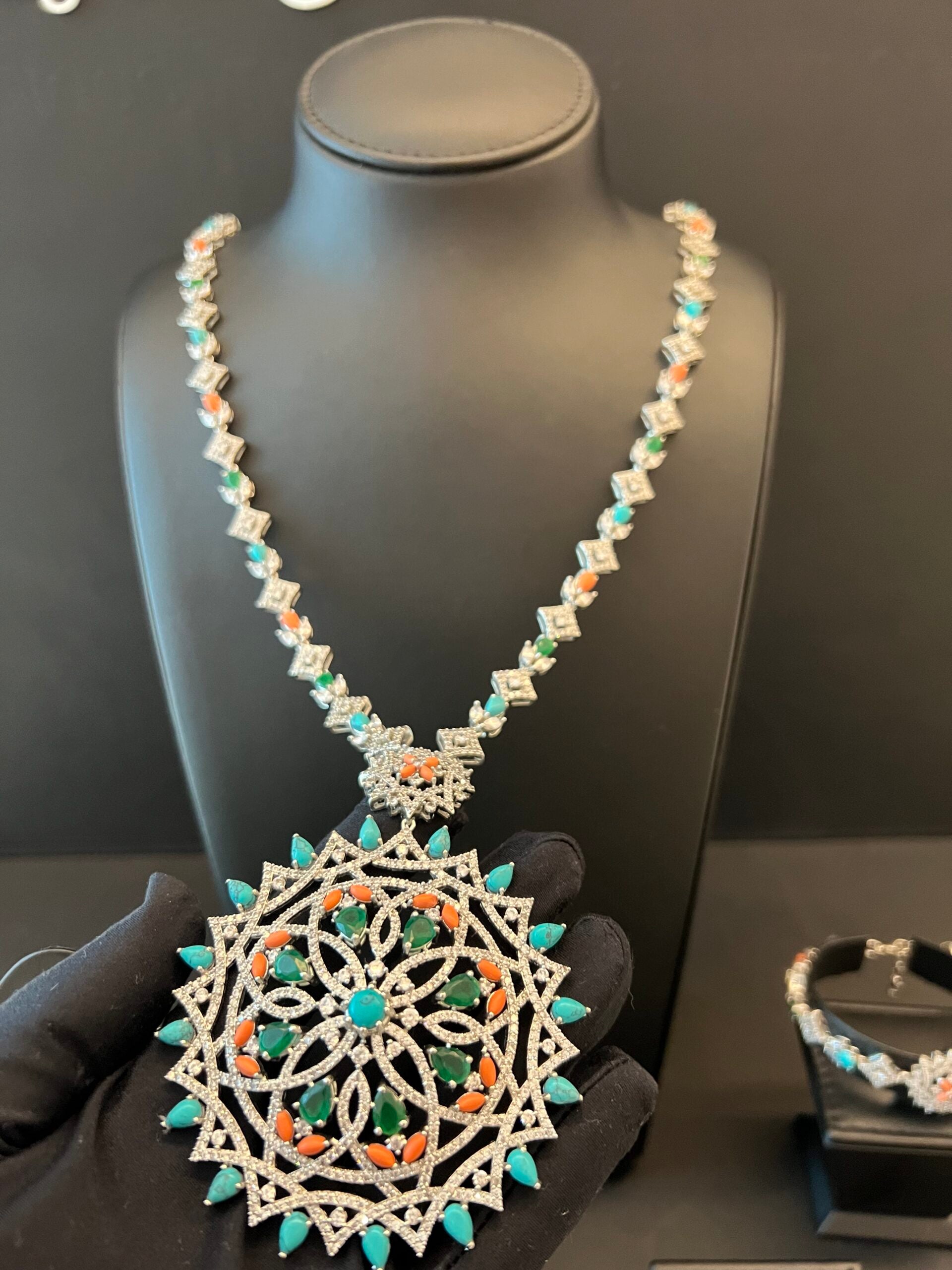KALTHAM | ORANGE & GREEN