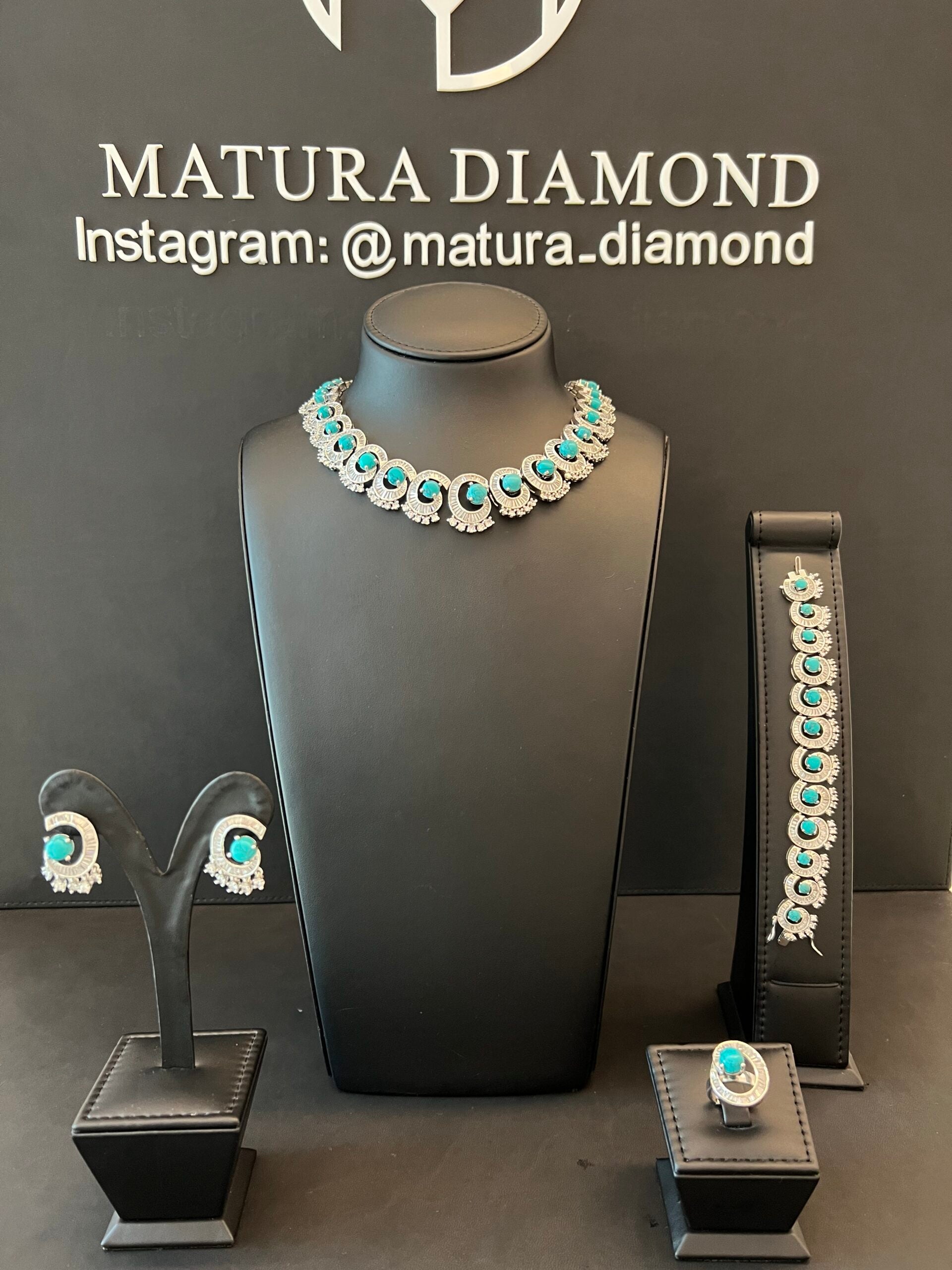 AMNA | TURQUOISE