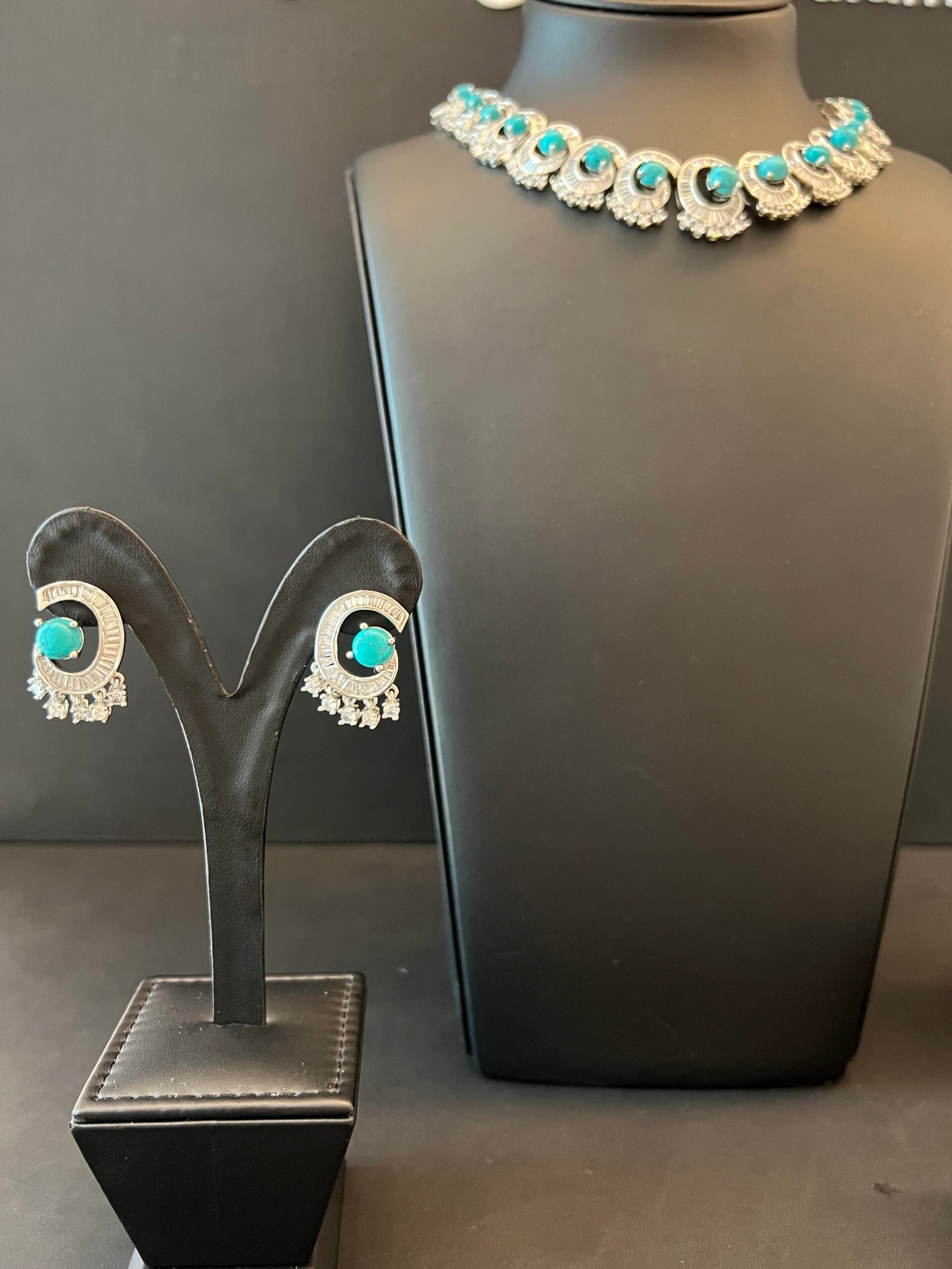 AMNA | TURQUOISE