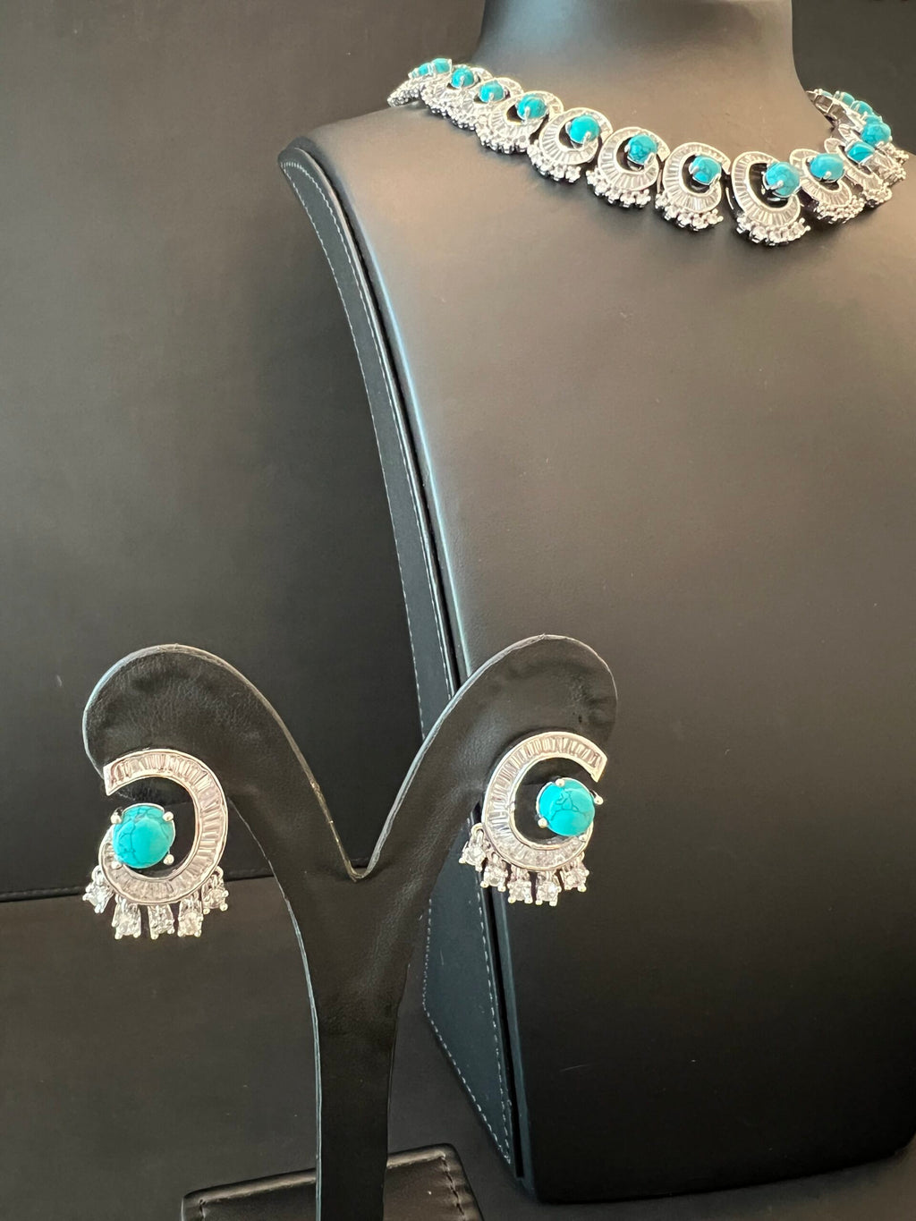 AMNA | TURQUOISE
