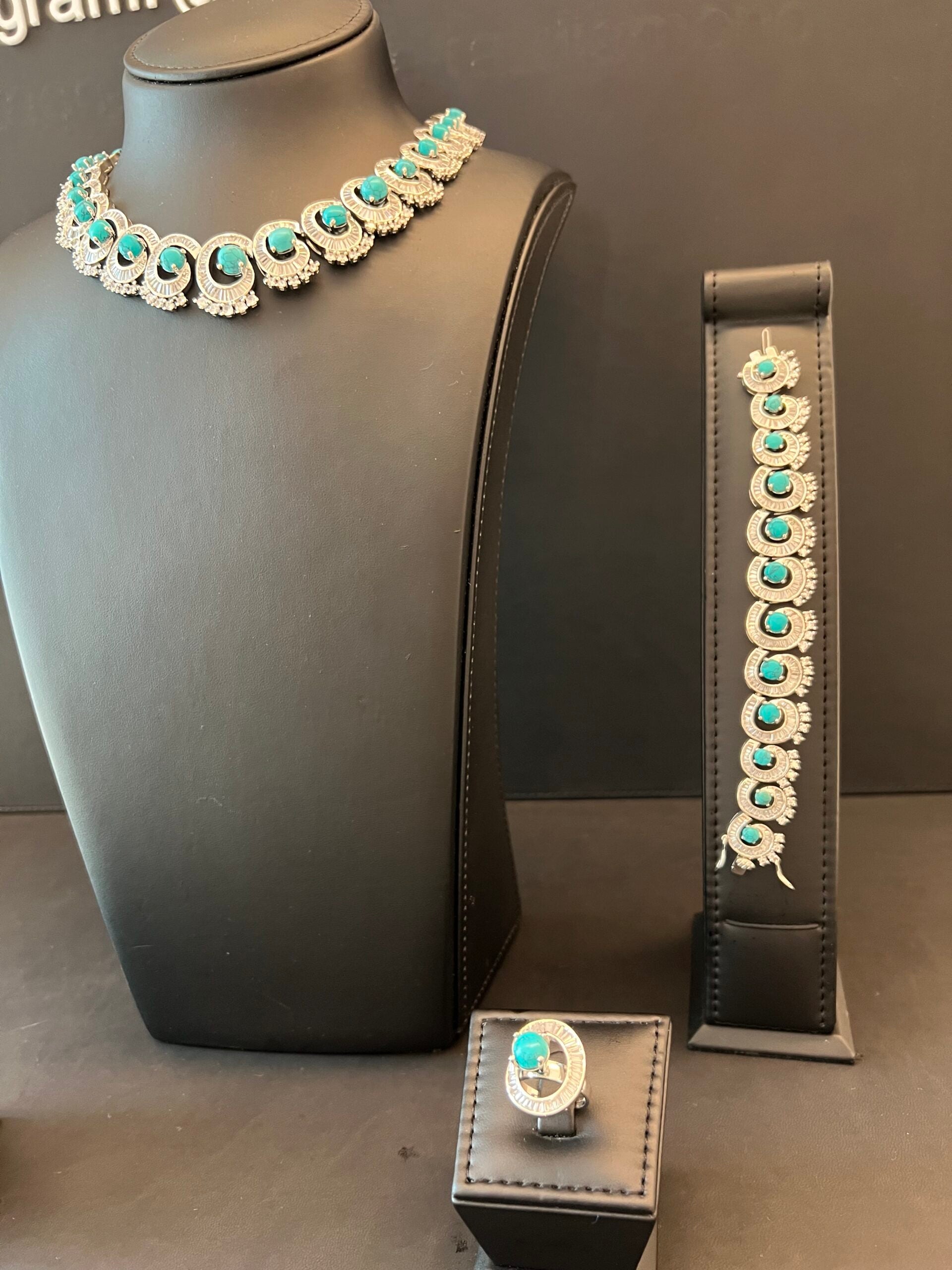AMNA | TURQUOISE