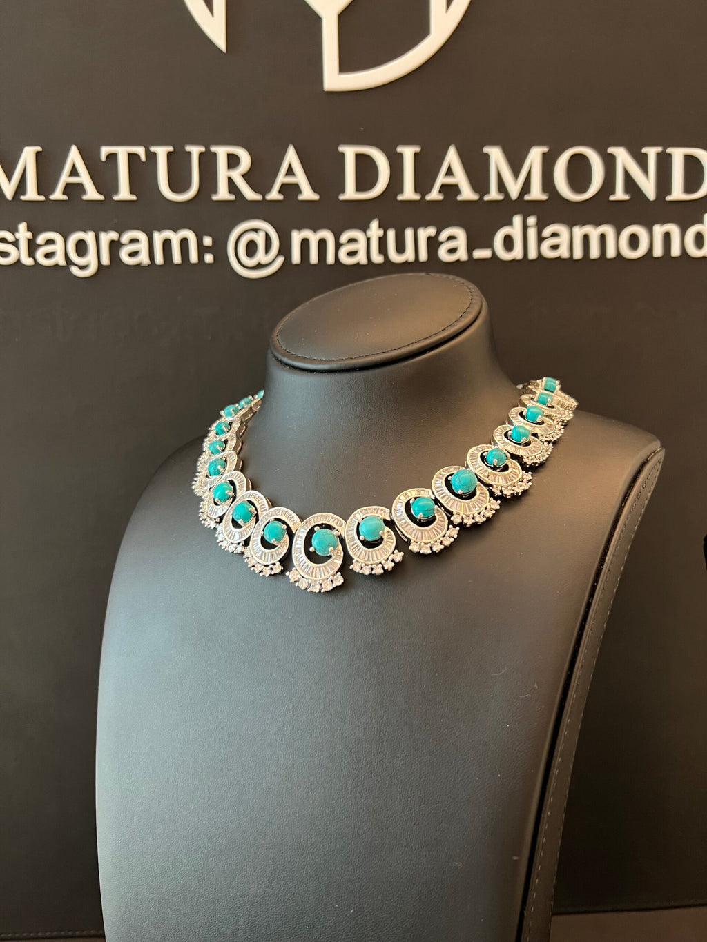 AMNA | TURQUOISE