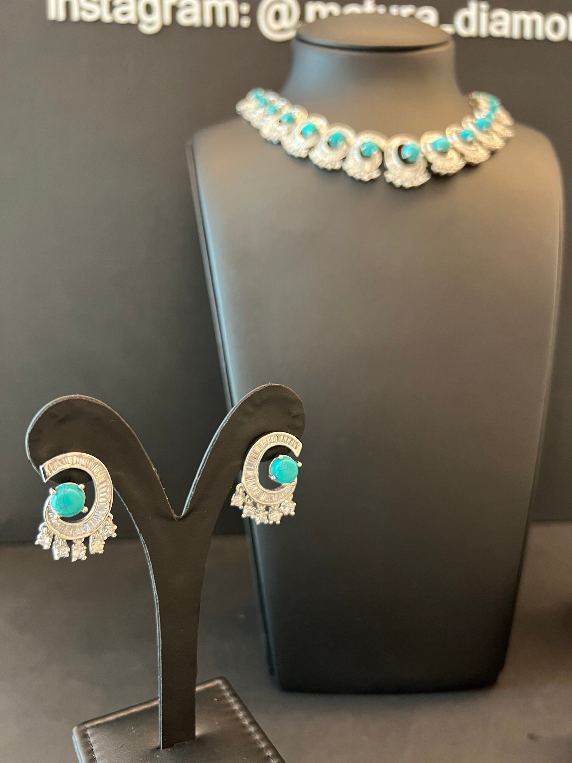 AMNA | TURQUOISE