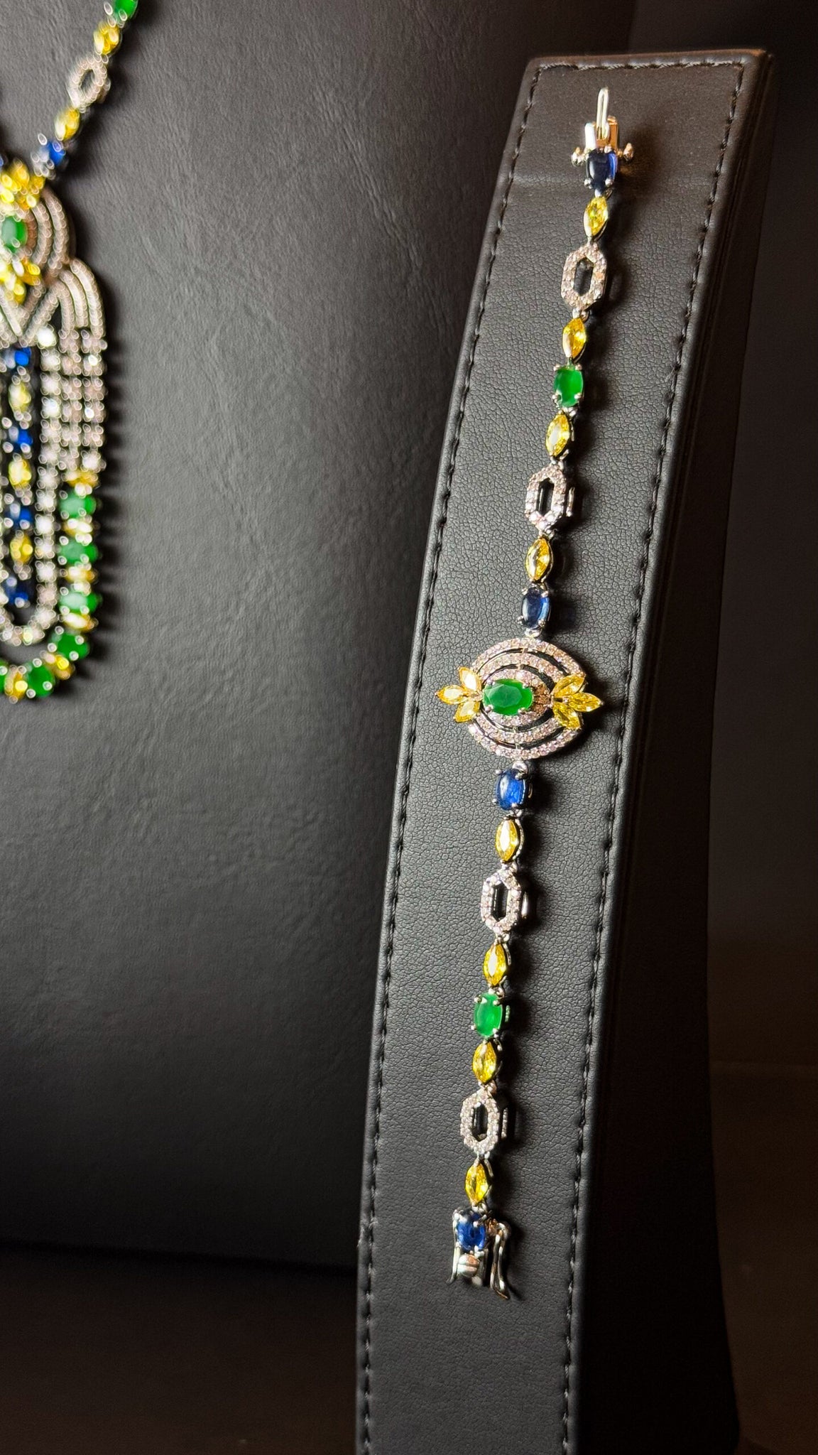 ALBARAHA | YELLOW & GREEN & BLUE
