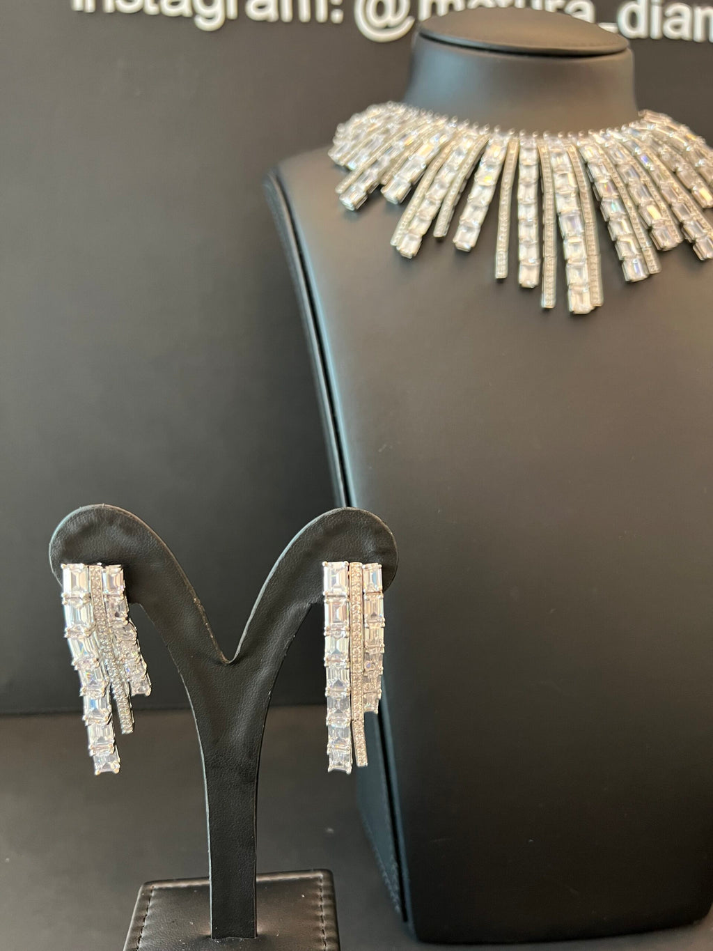 JAWAHER | WHITE