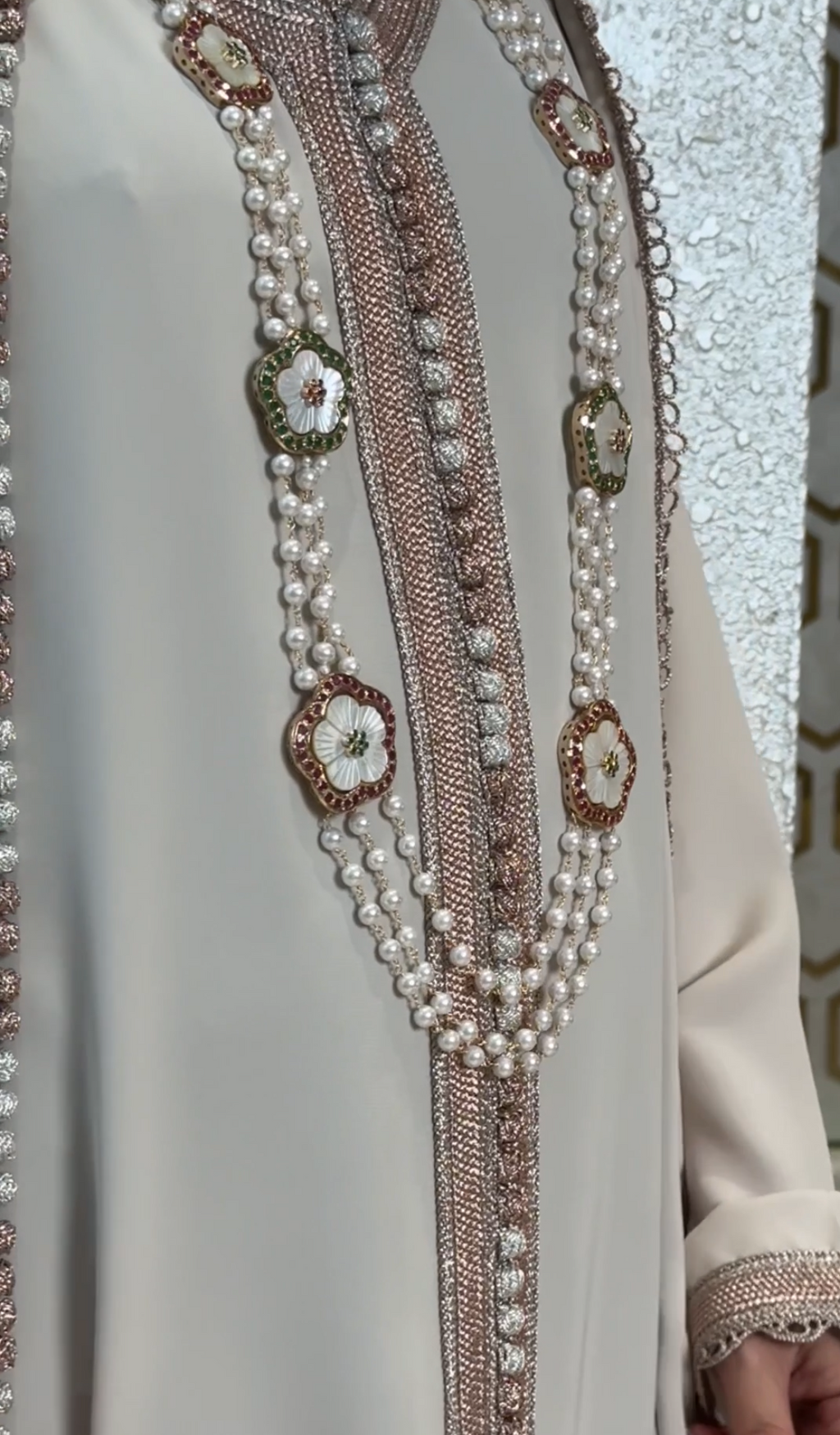 NO.93 | PEARLS & GOLDEN